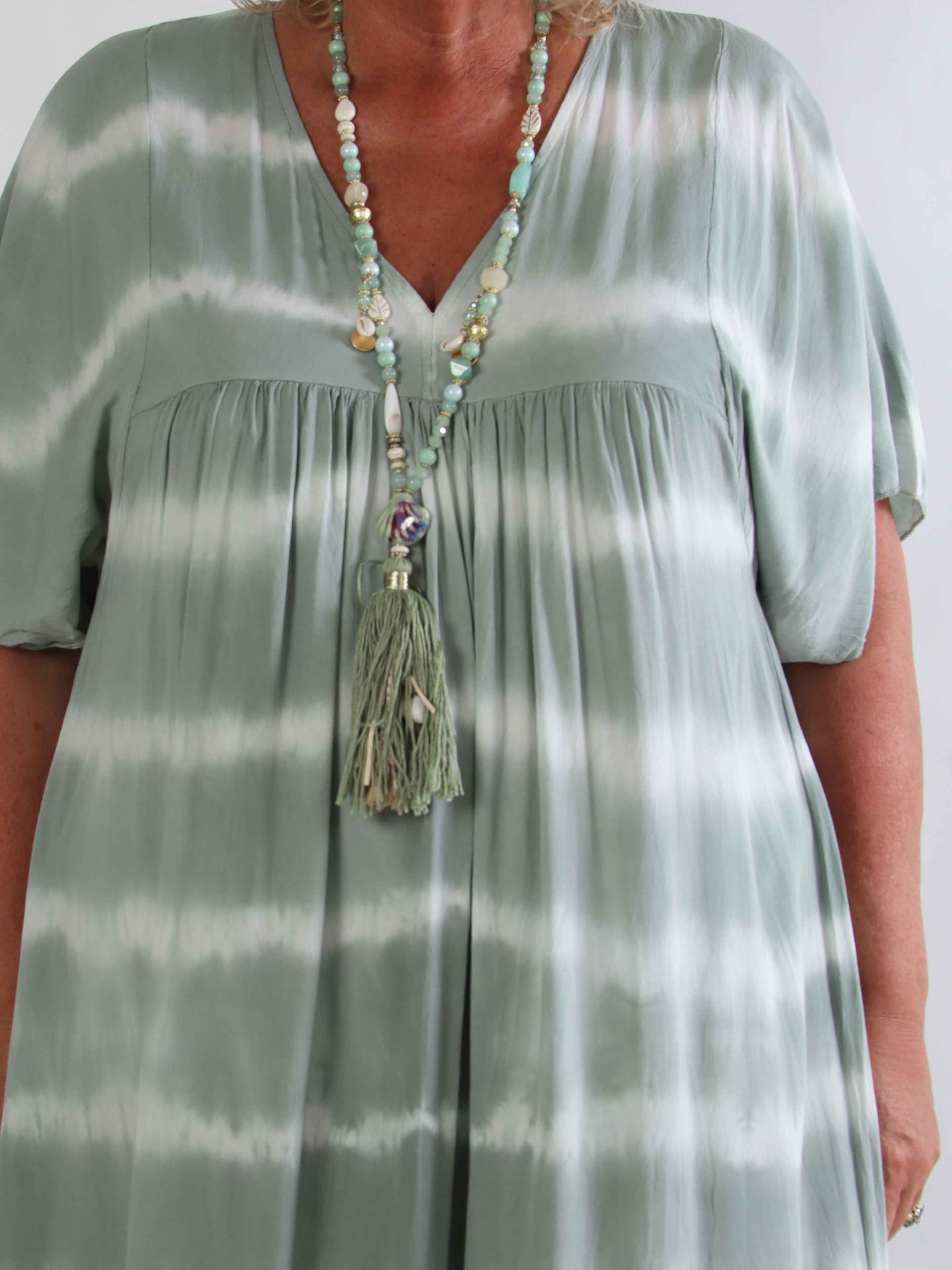 Safira - Let og luftig plus size kjole i bomuld med batikfarvet mønster