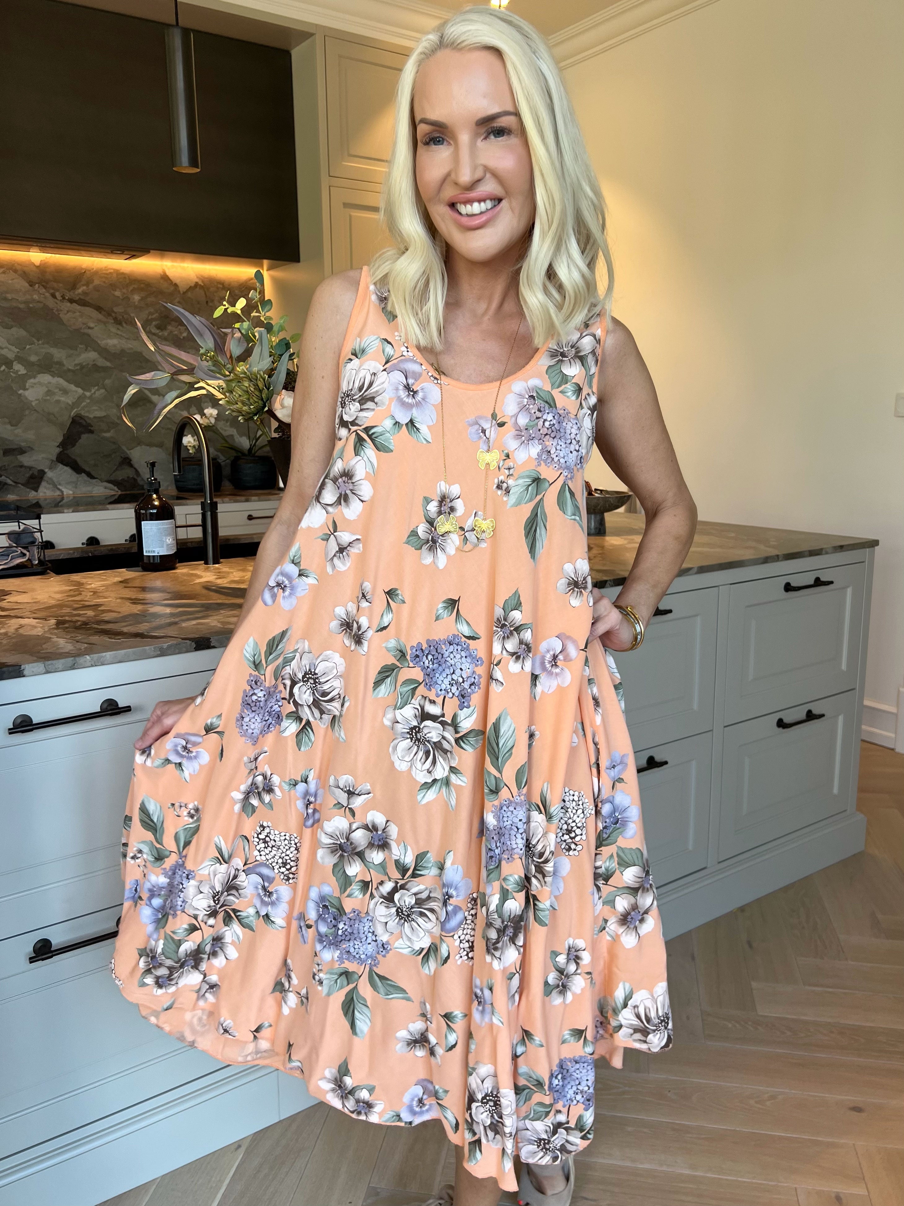 Saline - Sød sommerkjole i viskose med blomsterprint