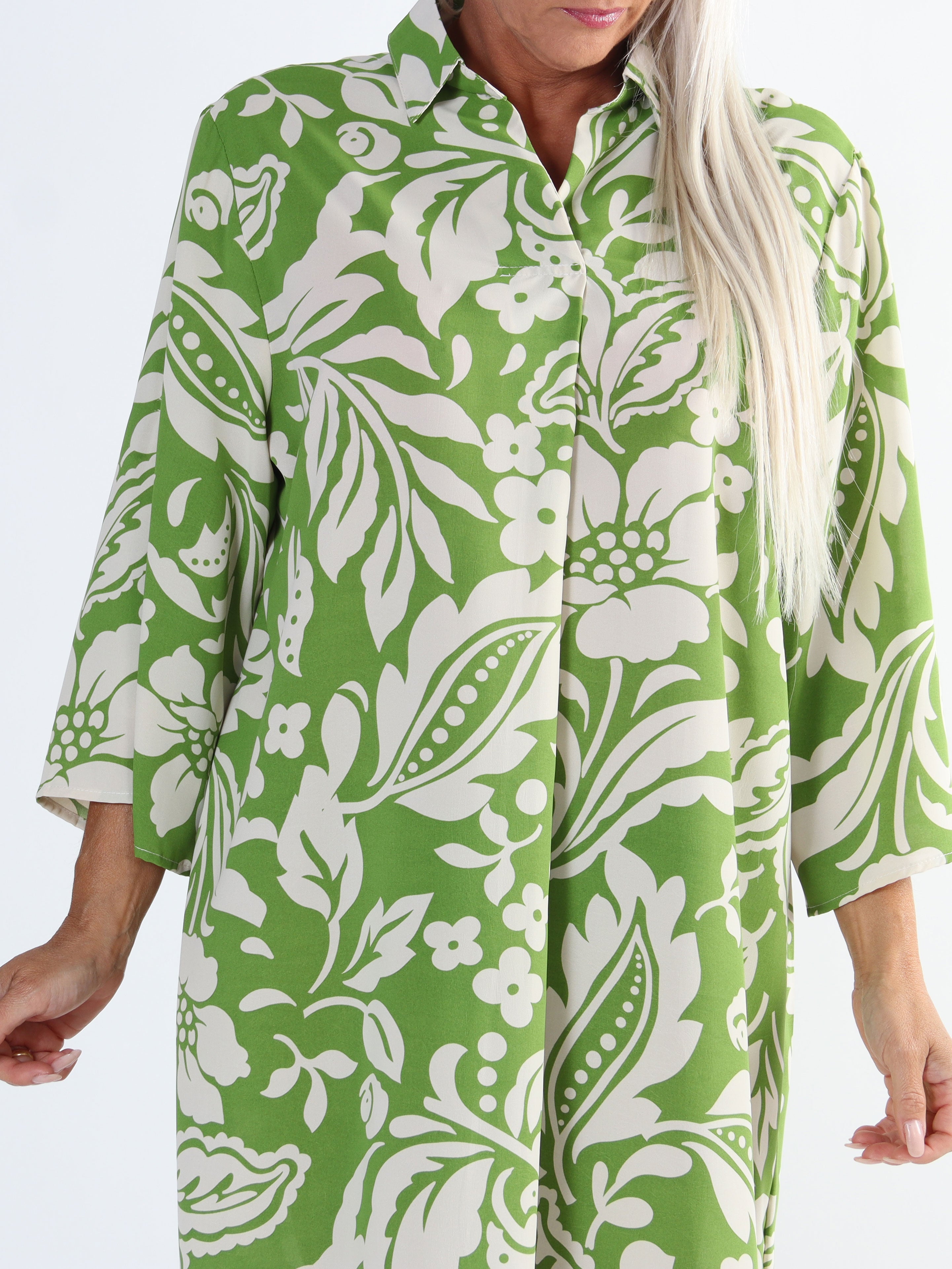 Sanne - Mångfärgad plus size  mönstrad skjortklänning