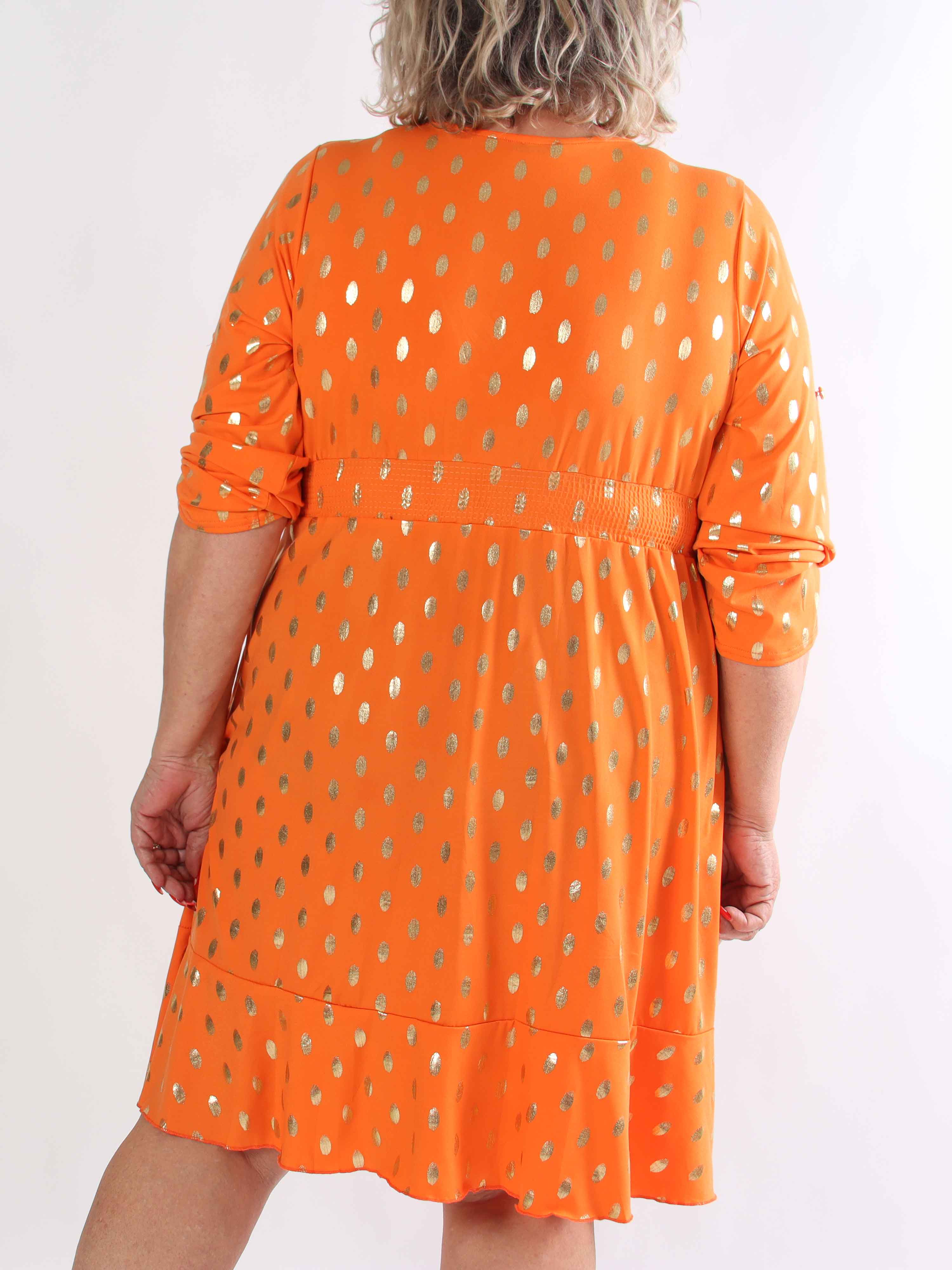 Savina Gold - Elastisk plus size klänning i omlott-look med guldprickar