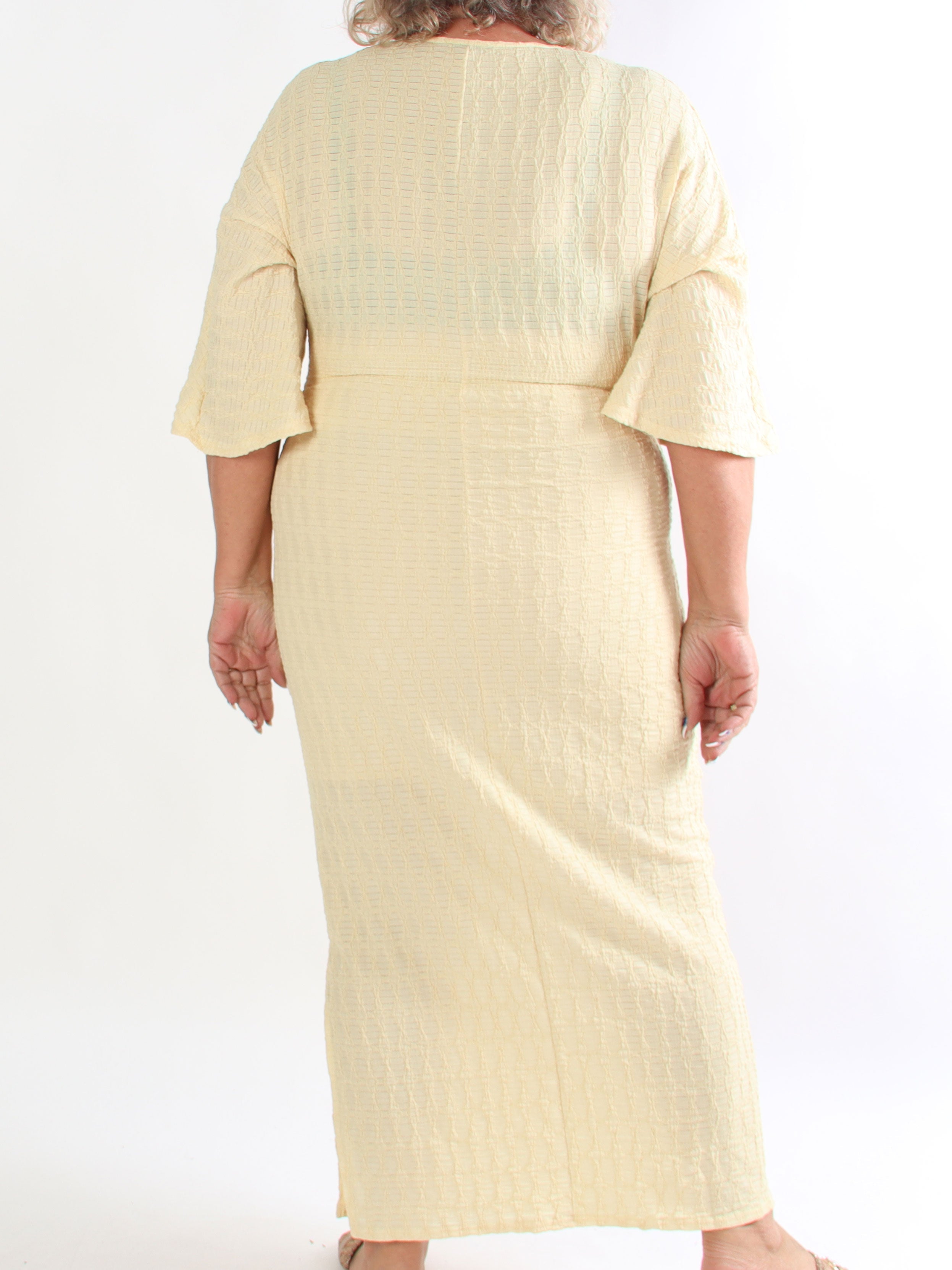 Selvina - Lang blød og elastisk plus size kjole med knudedetalje og bindebånd