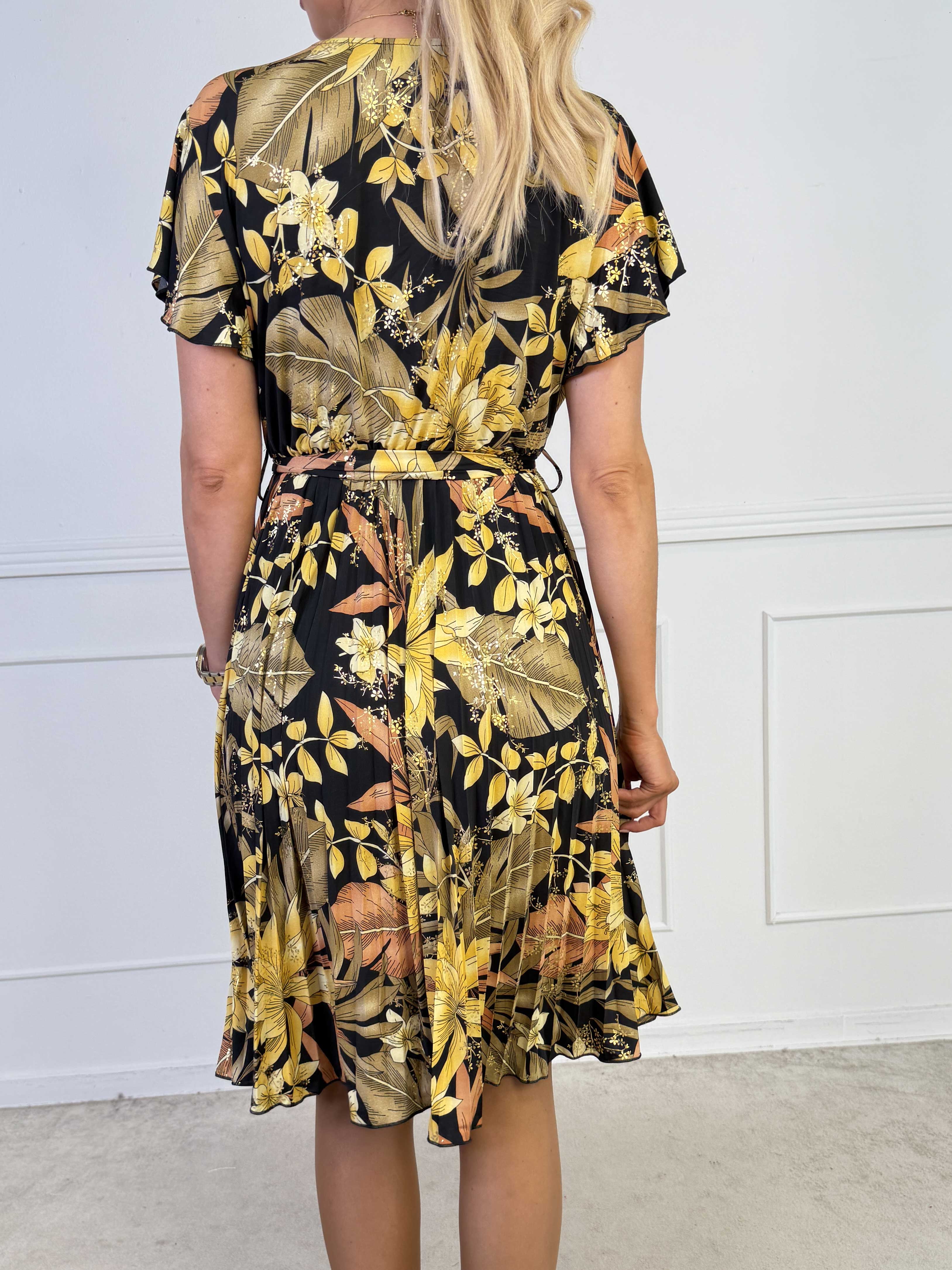 Silvija Short - Elastisk mønstret kjole med plisseret skørt og guld blomster