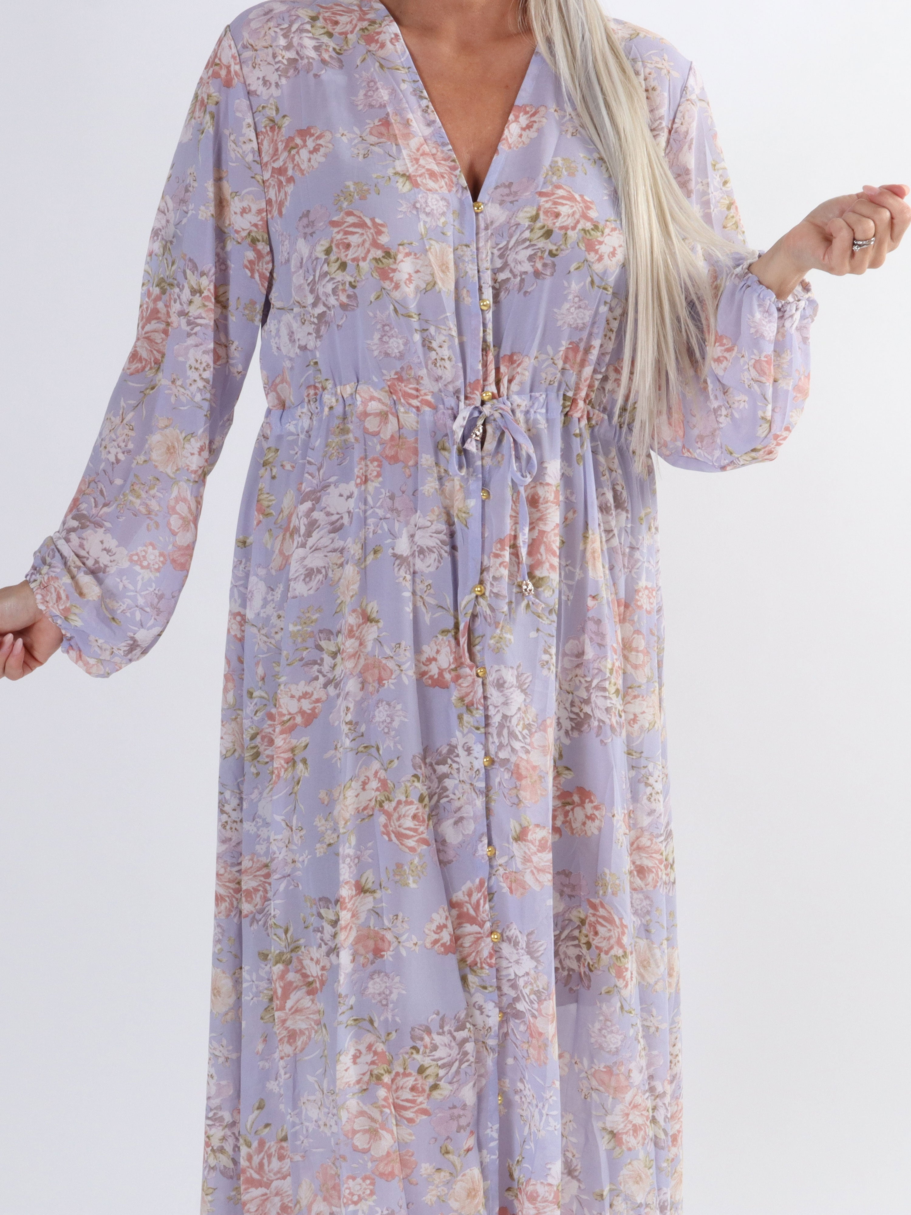 Stine - Söt lång kimono i plus size med blommigt mönster