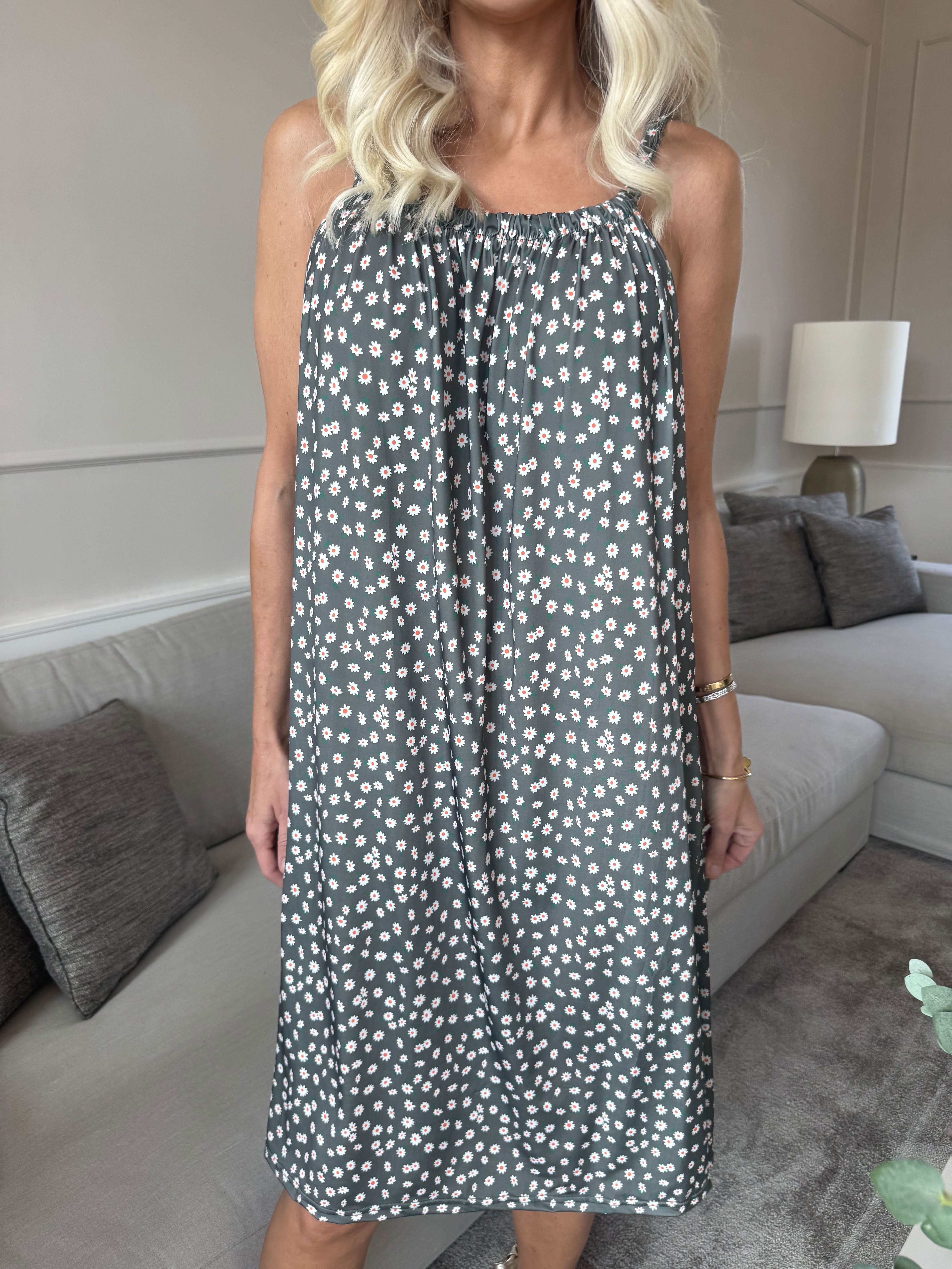 SunLove Small Flower - Klänning med elastiskt band och blommigt tryck