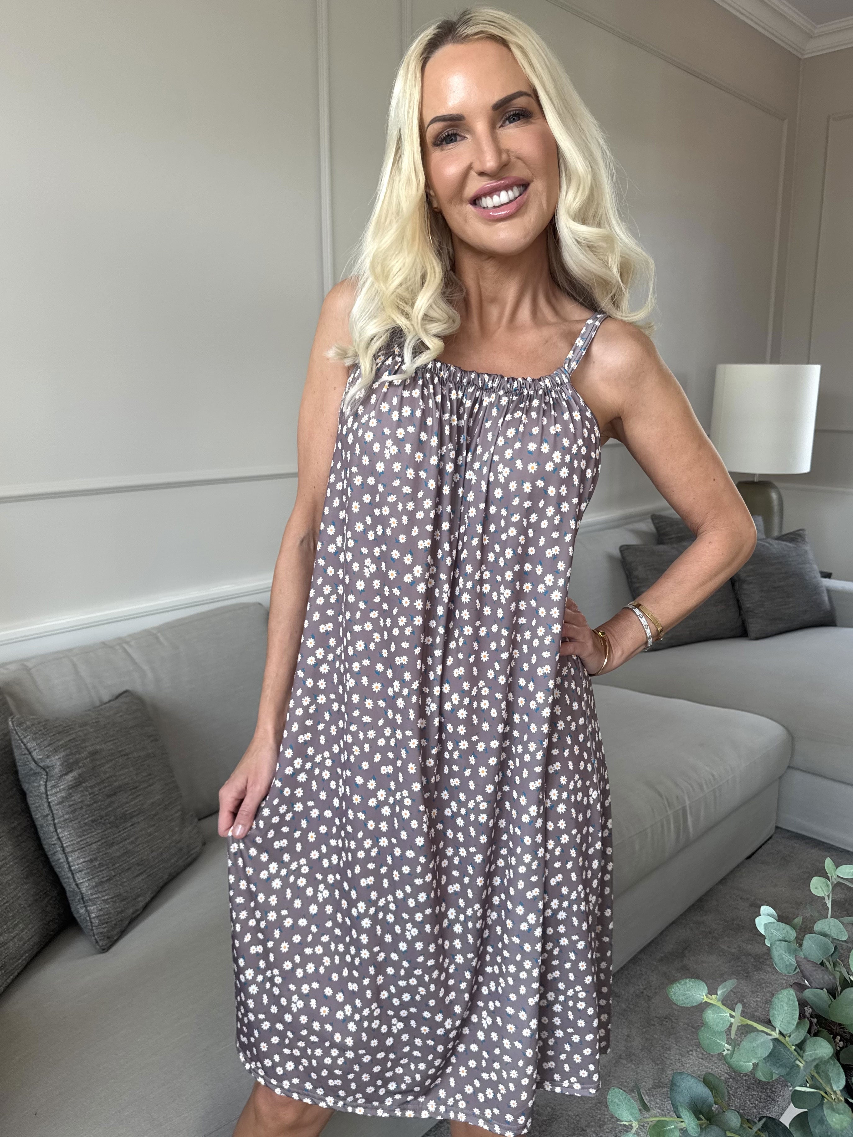 SunLove Small Flower - Klänning med elastiskt band och blommigt tryck