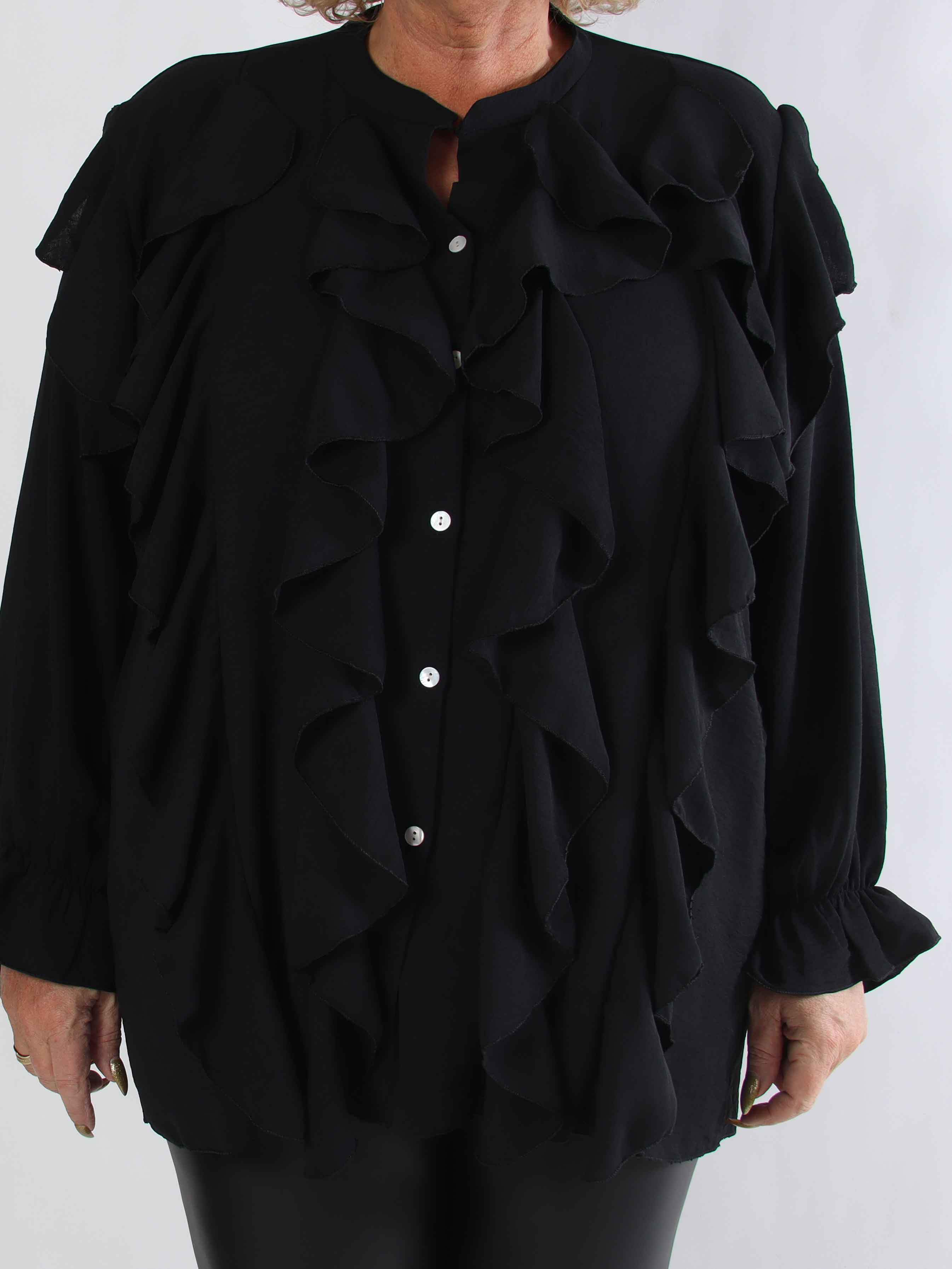 Trudie - Sød plus size skjorte i viskose med fine flæser foran