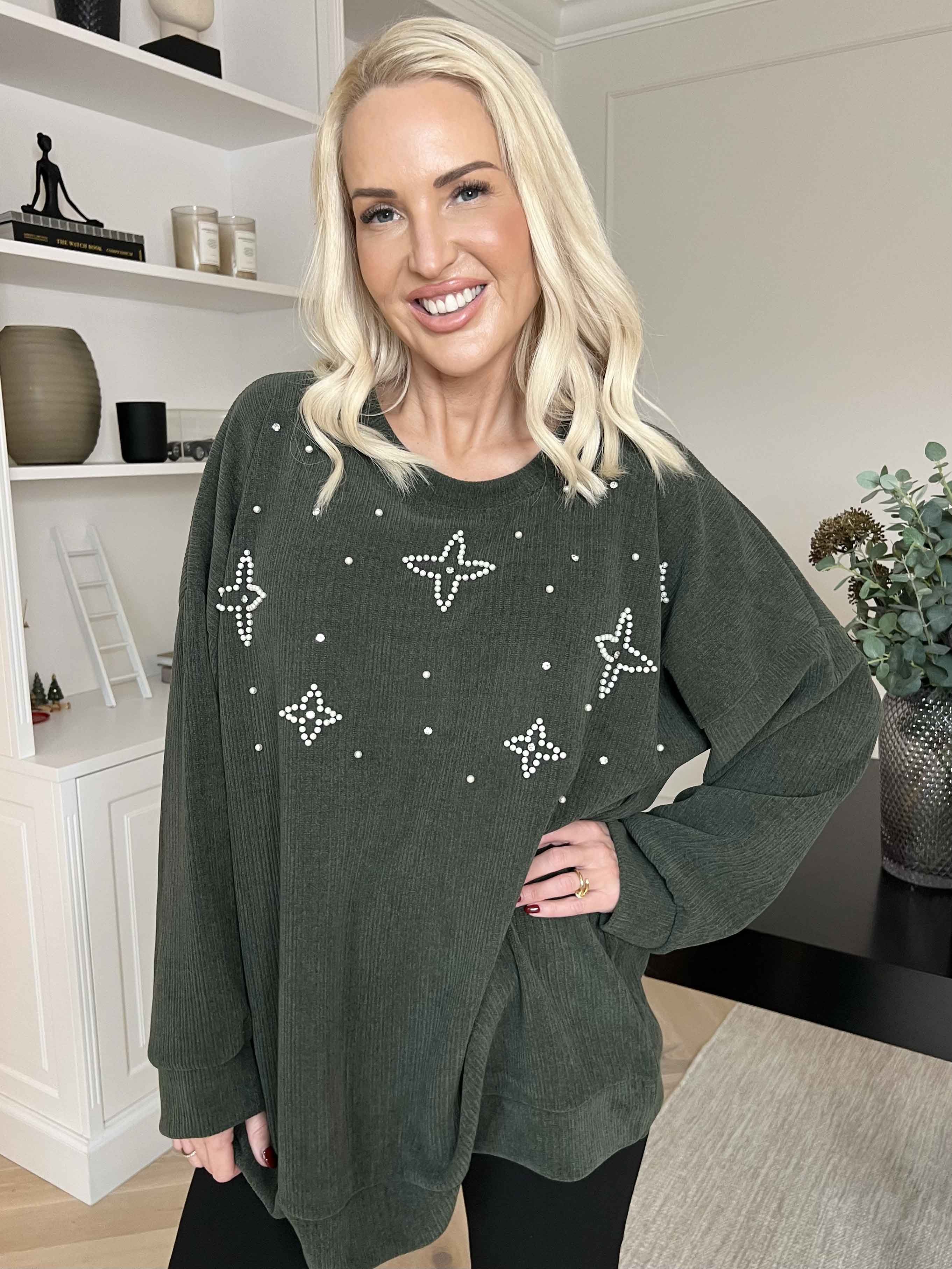 Uma - Blus i sammet med pärlor och strass