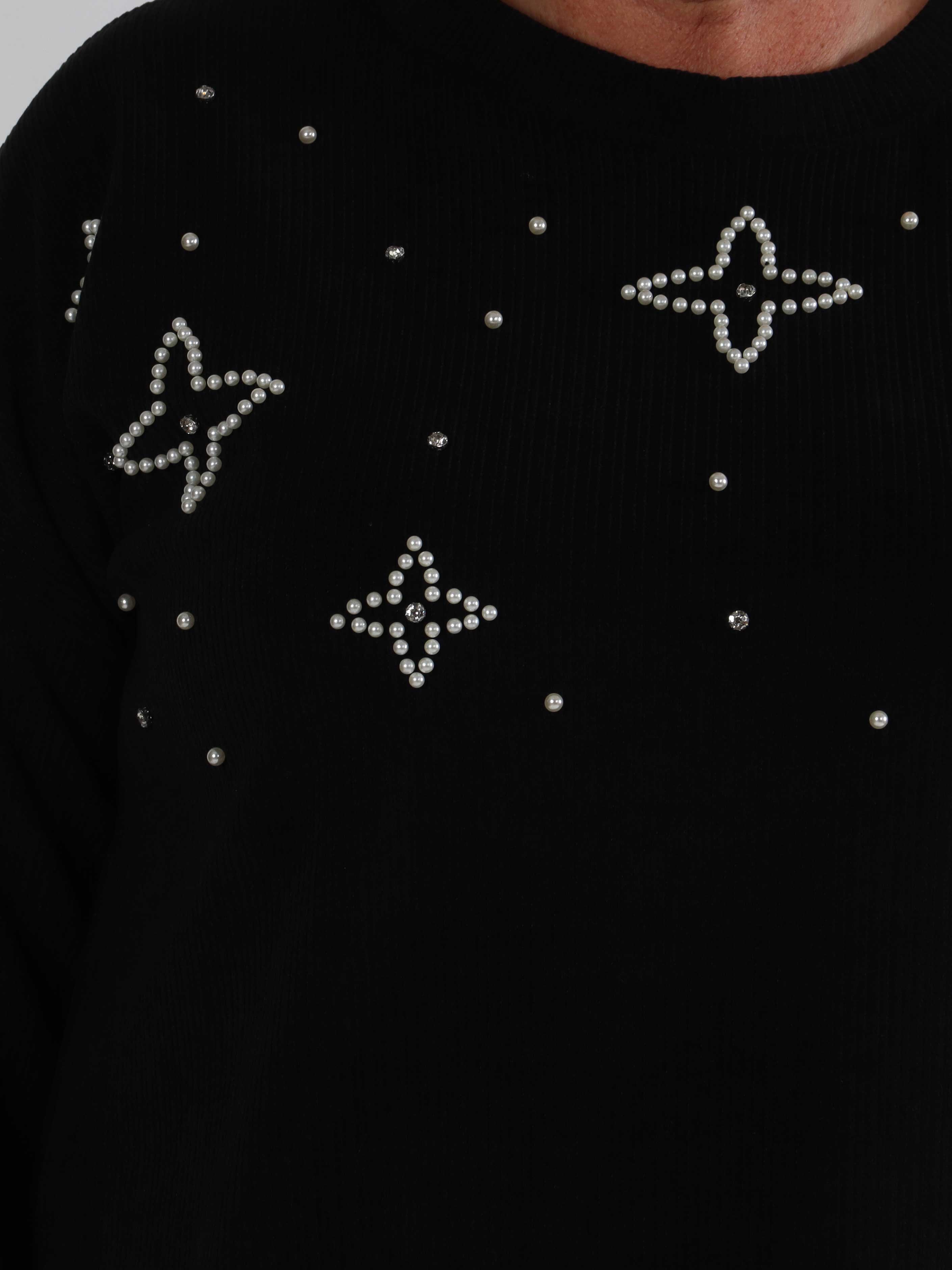 Uma - Plus size blus i sammet med pärlor och strass