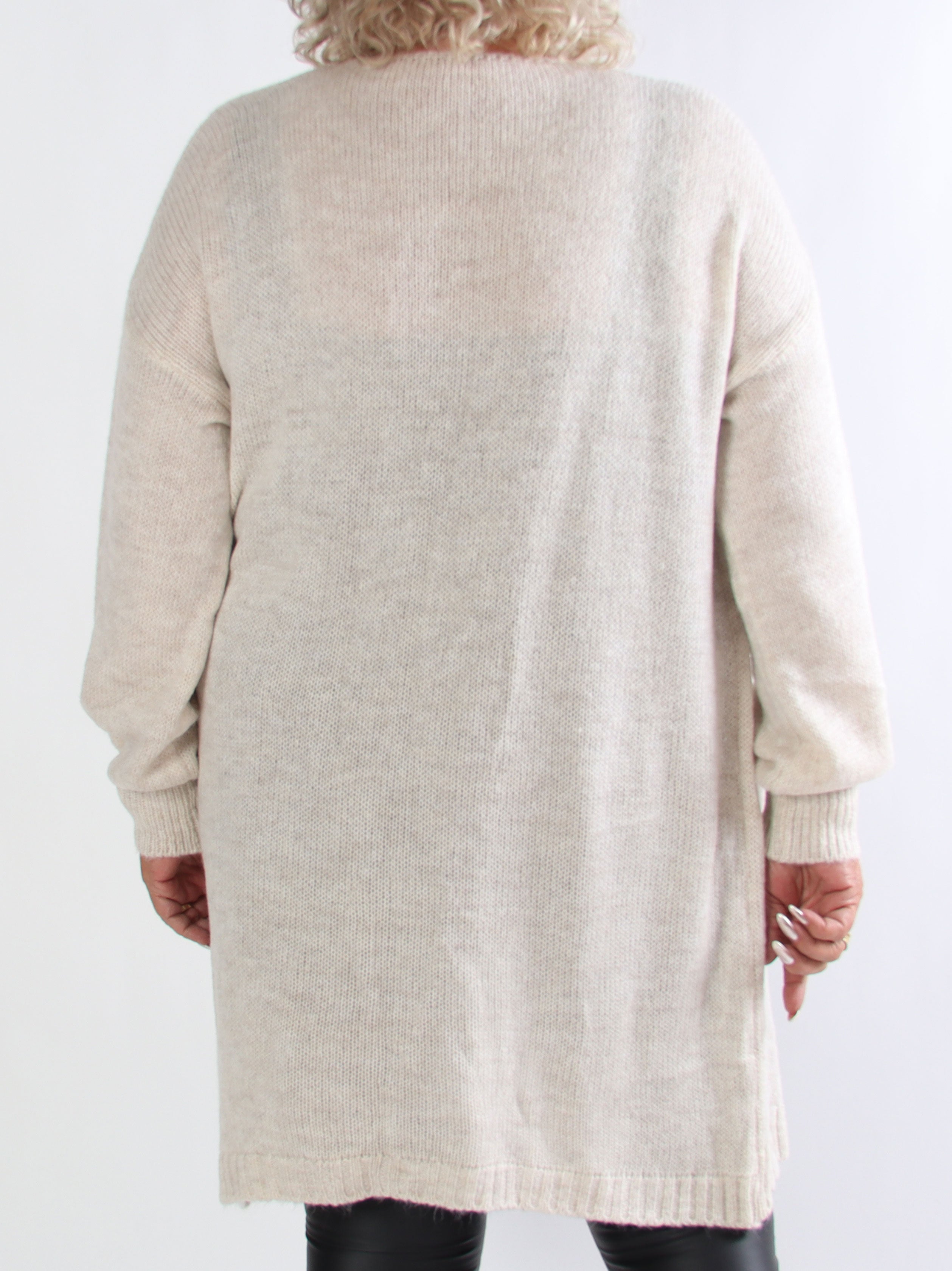 Valentine - Stickad plus size kofta med fickor
