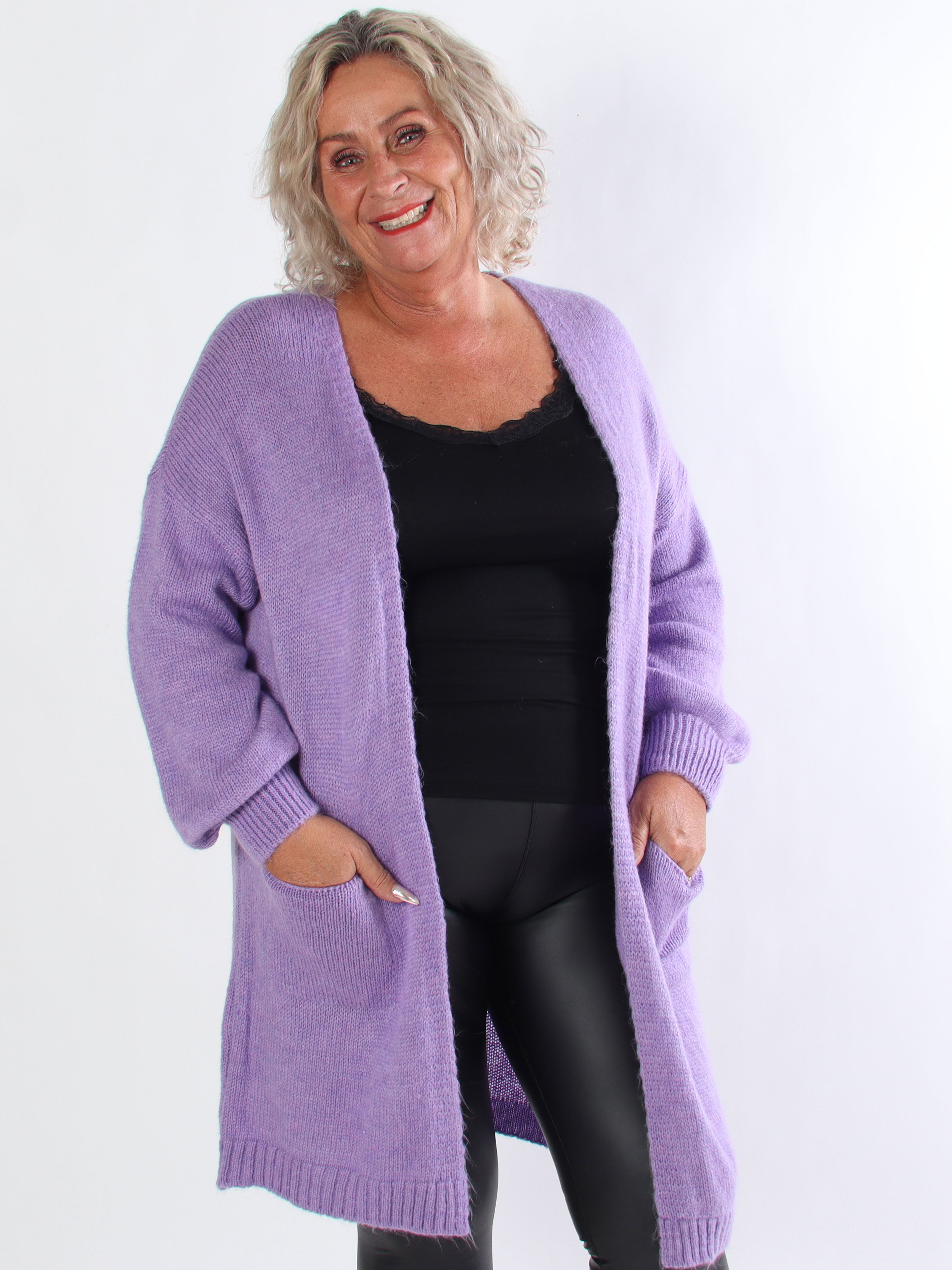 Valentine - Stickad plus size kofta med fickor