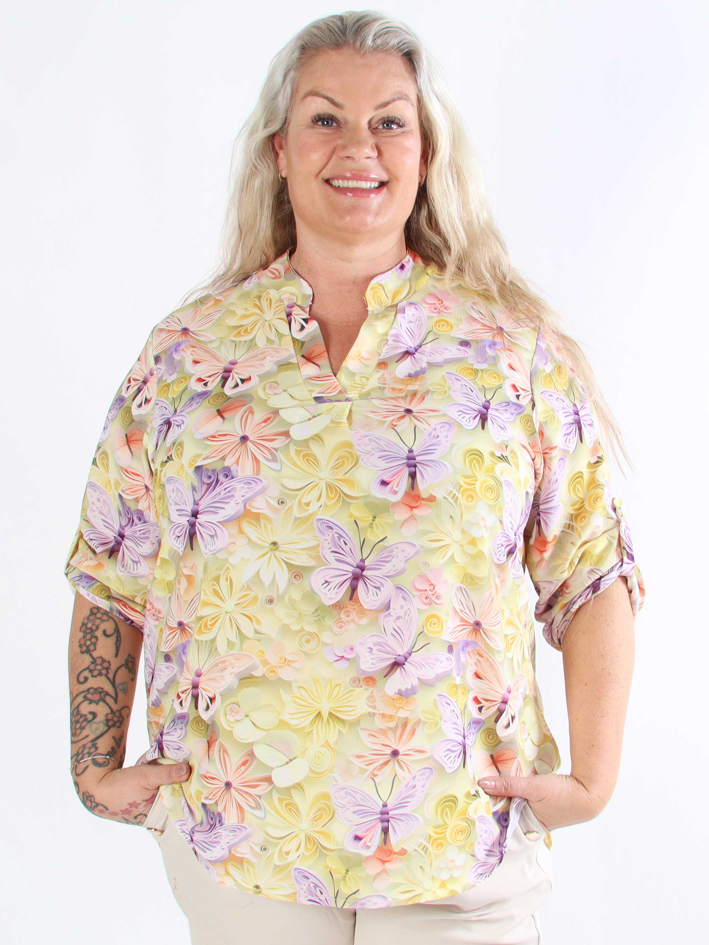 Vanesa Butterfly - Plus size tunika i viskos med fjärilsmönster