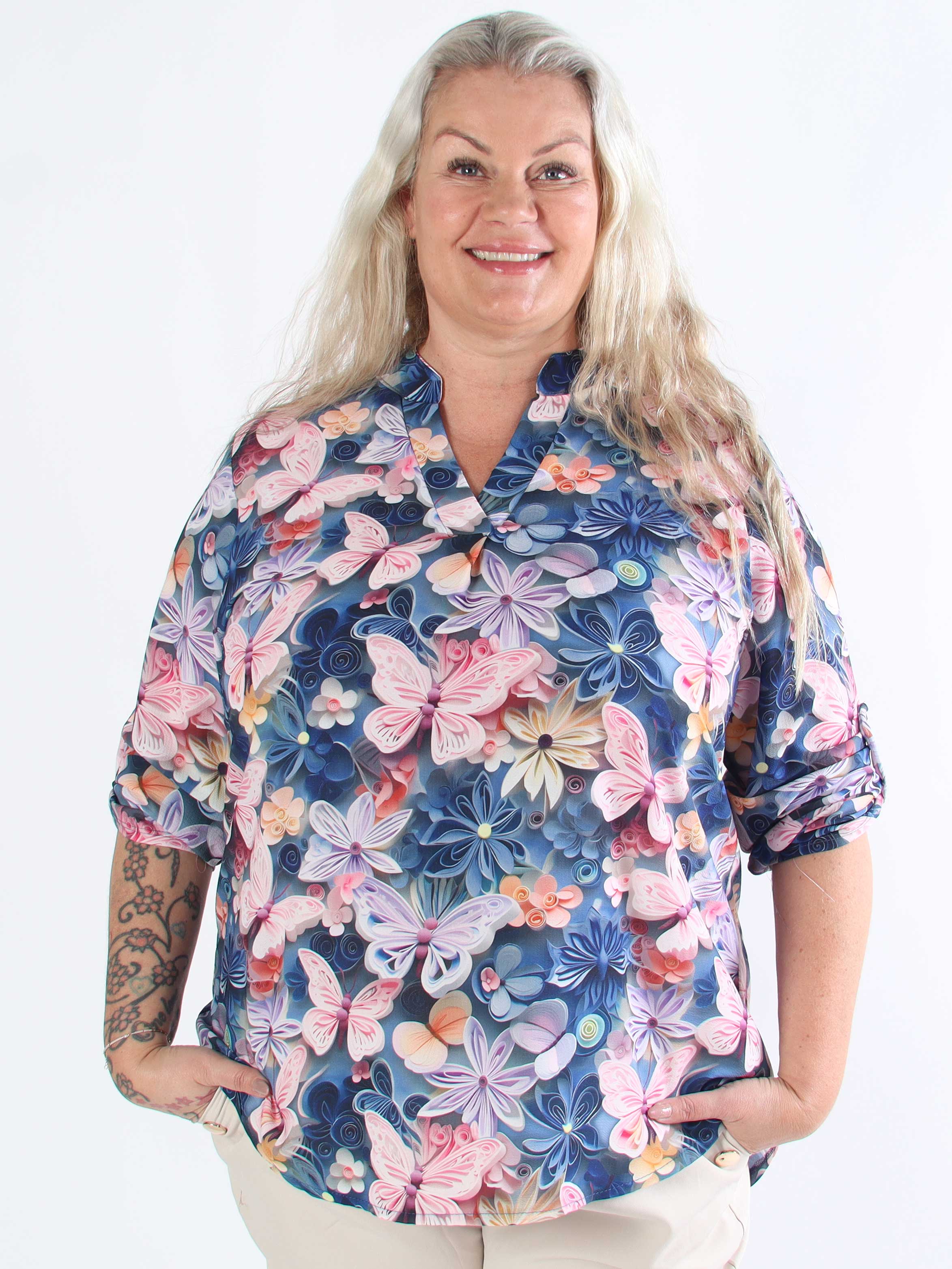 Vanesa Butterfly - Plus size tunika i viskos med fjärilsmönster