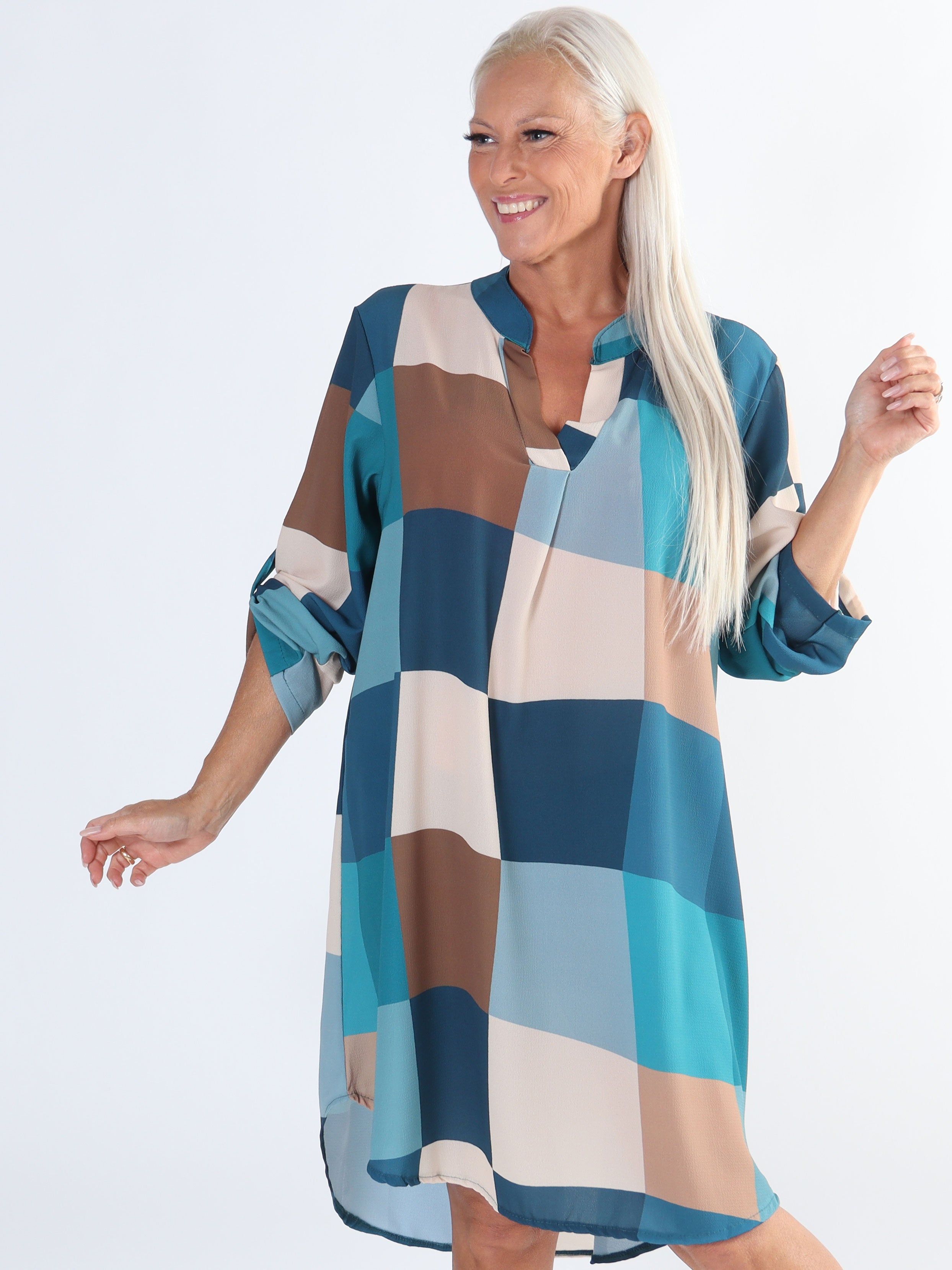 Vanesa Dress Check - Lätt och luftig plus size klänning