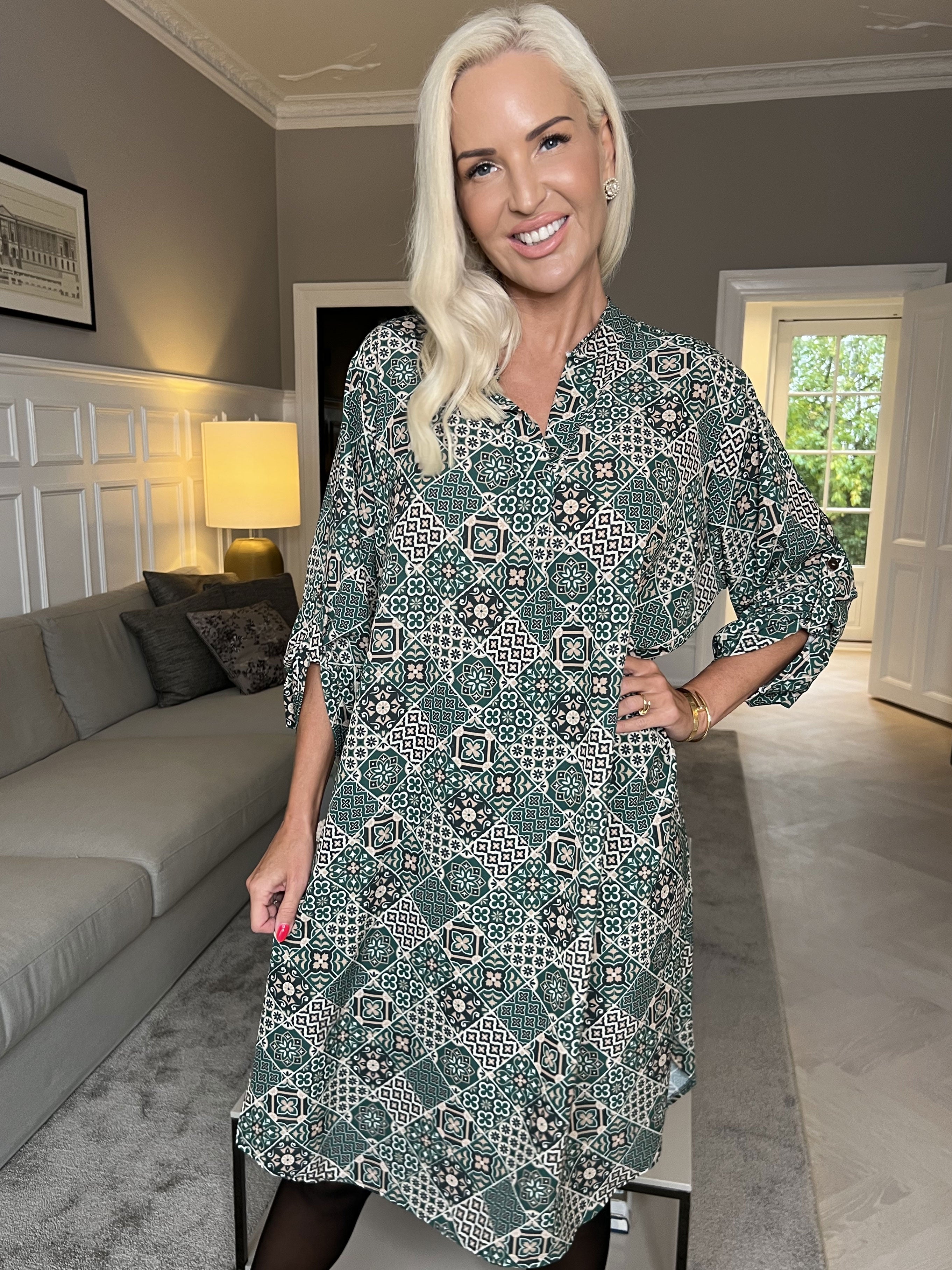 Vanesa Mosaic Long - Lätt och luftig mönstrad klänning