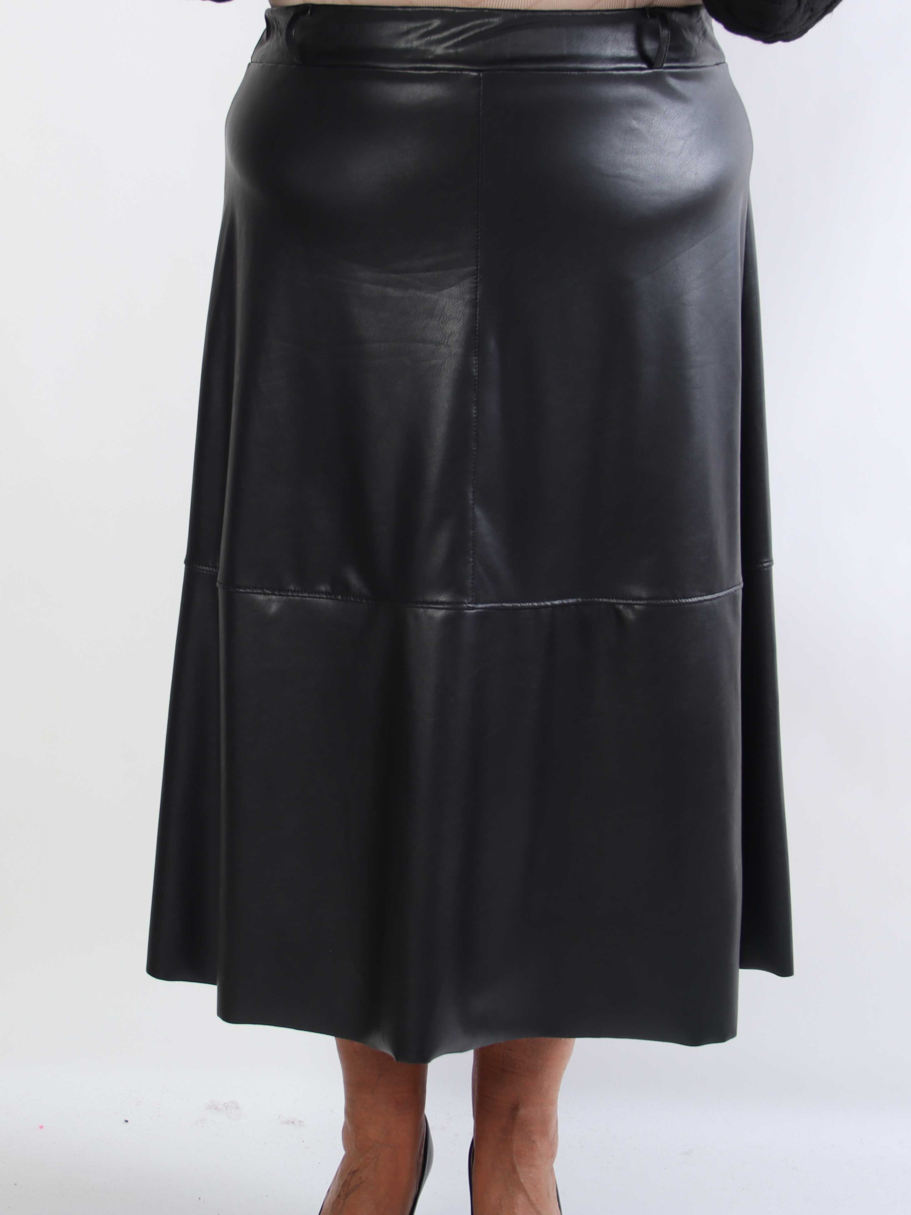 Willow - Stilfuld plus size nederdel i læderlook med elastisk talje