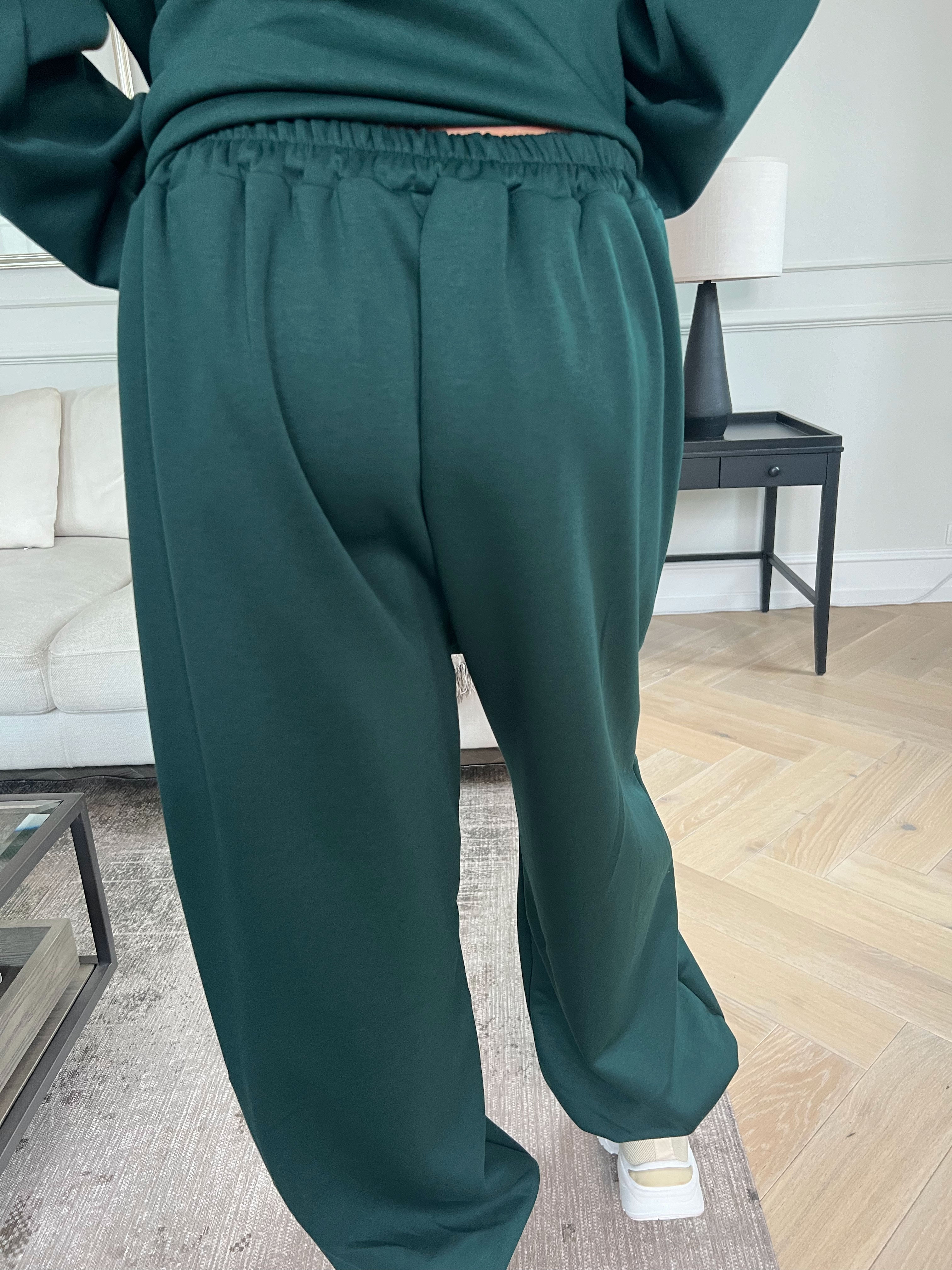 Winona - Blødt oversized joggingsæt i viskose med Vogue stående på bluse og bukser
