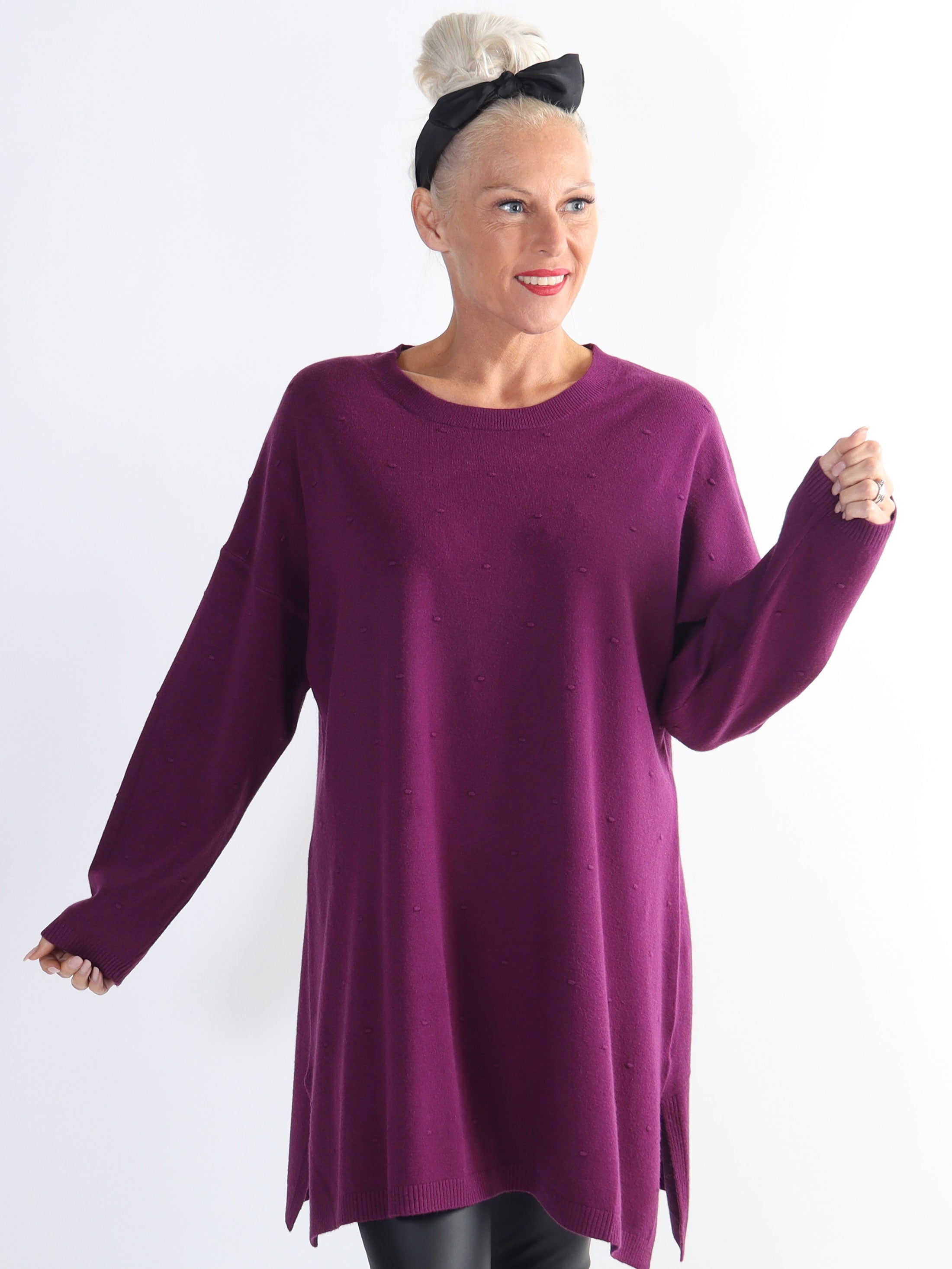 Zina - Plus size tröja med prickiga detaljer i tyget
