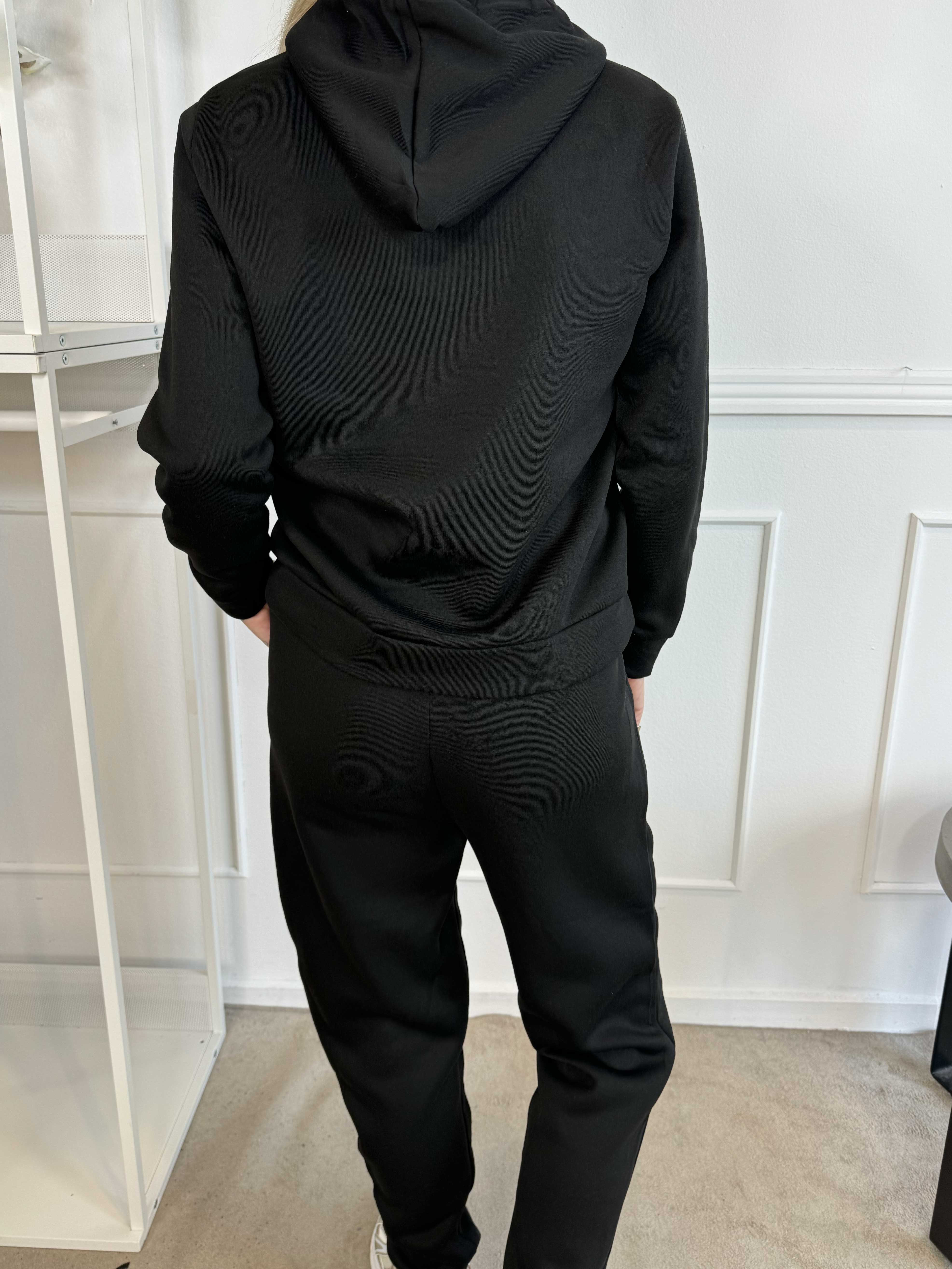 Ania - Joggingdräkt med NY-stående