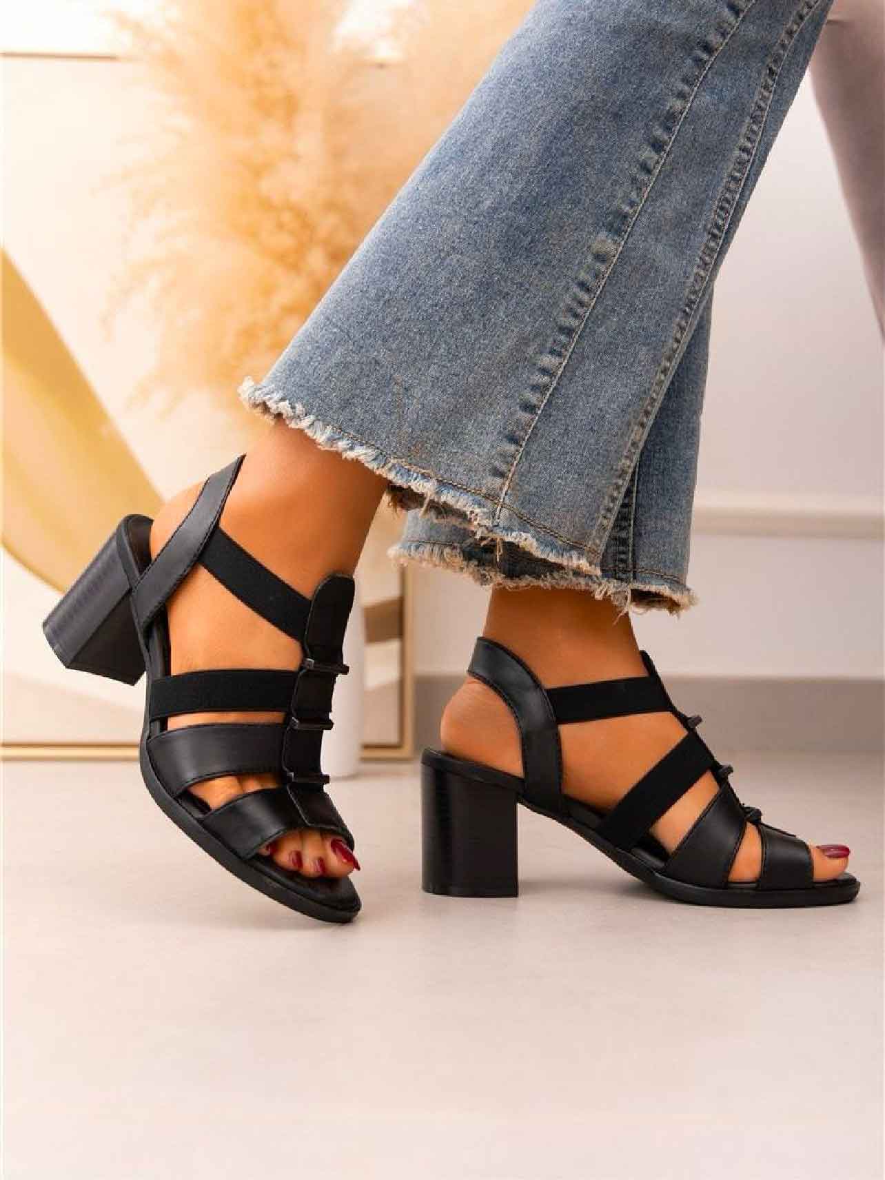 April - Söt sandal med bred klack