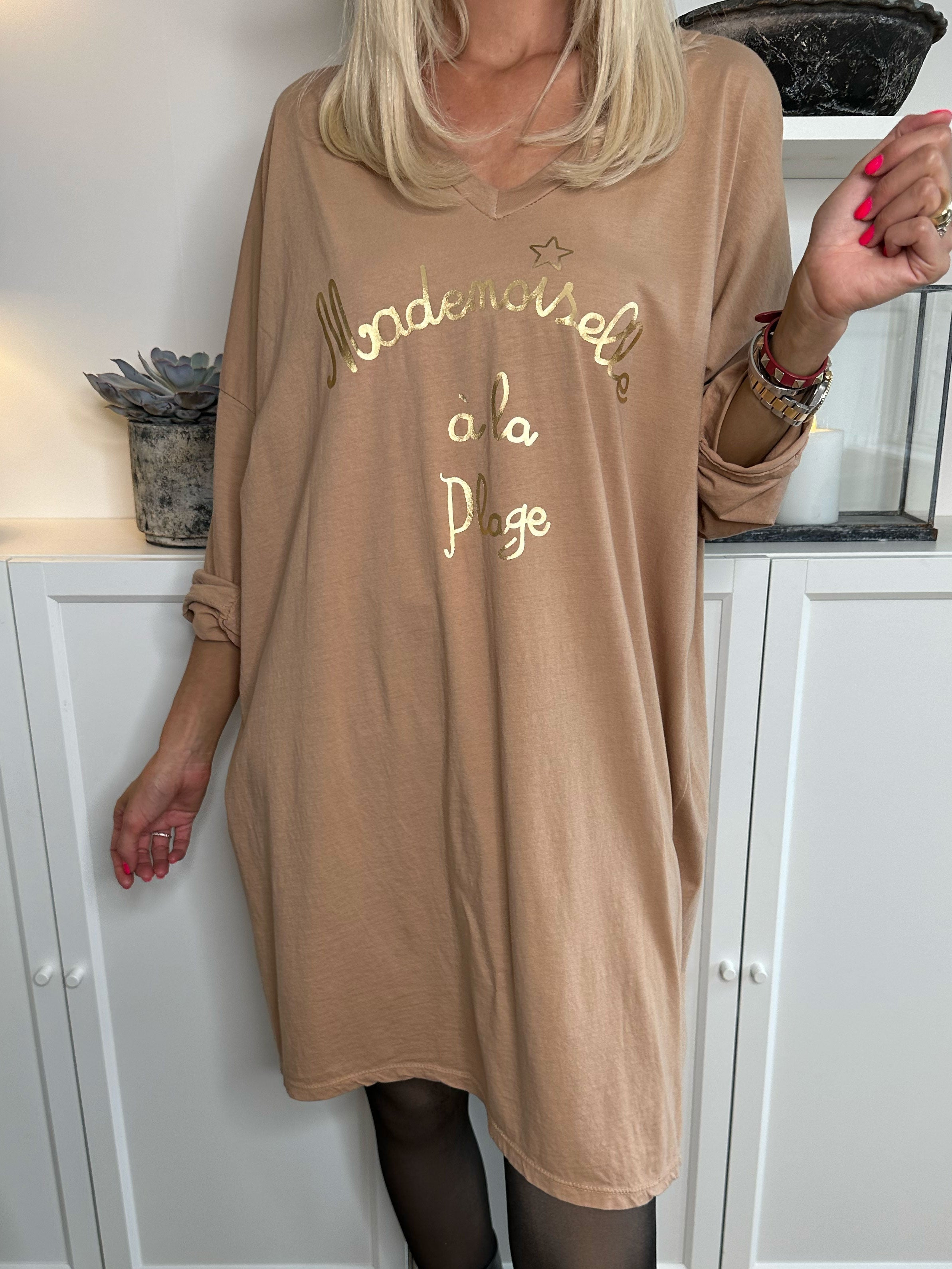 Bree Long Sleeve - Klänning i bomull med gultext framtill