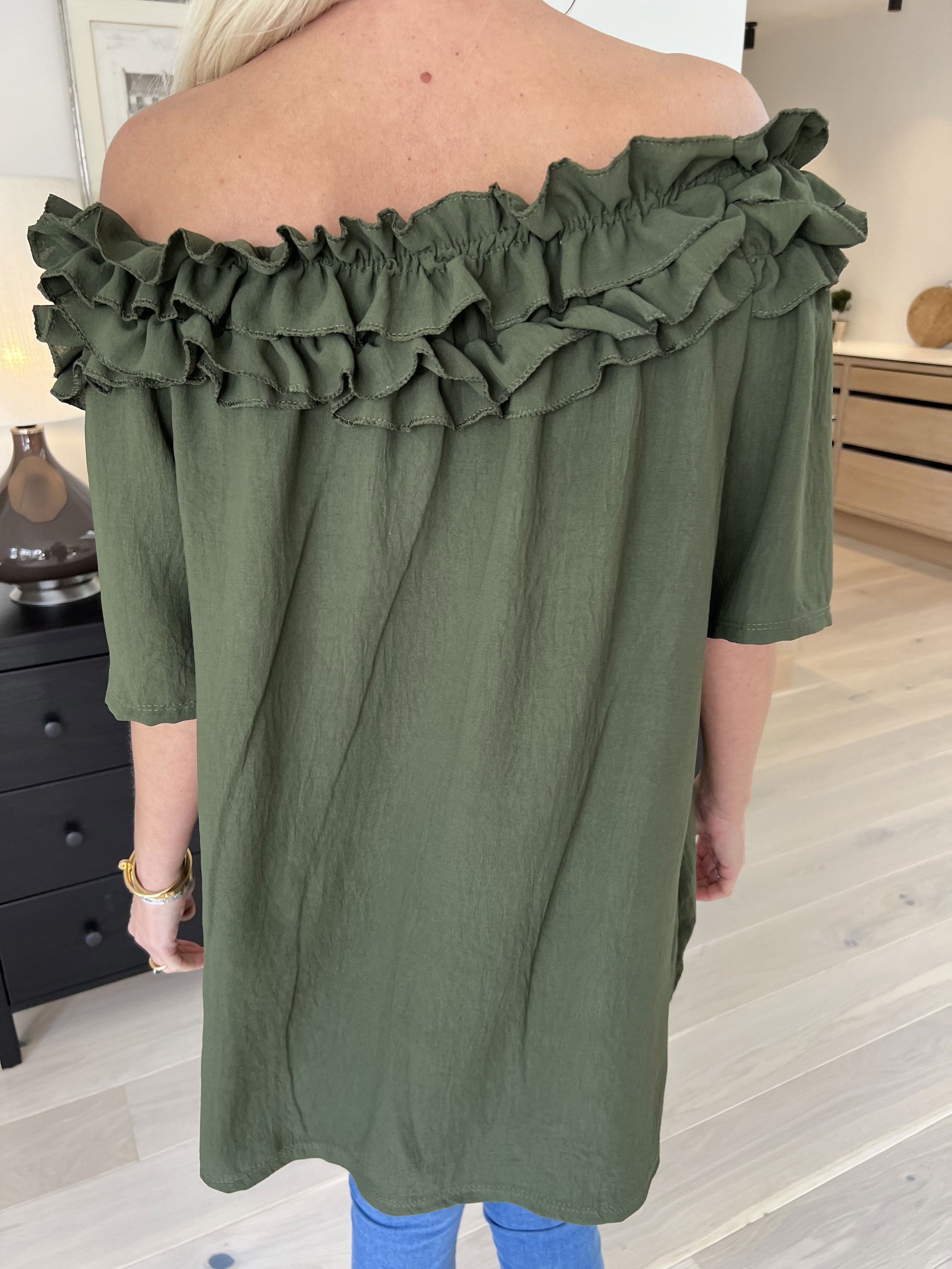 Chili Sleeveless - Finaste tunika med resår och volang i halsen