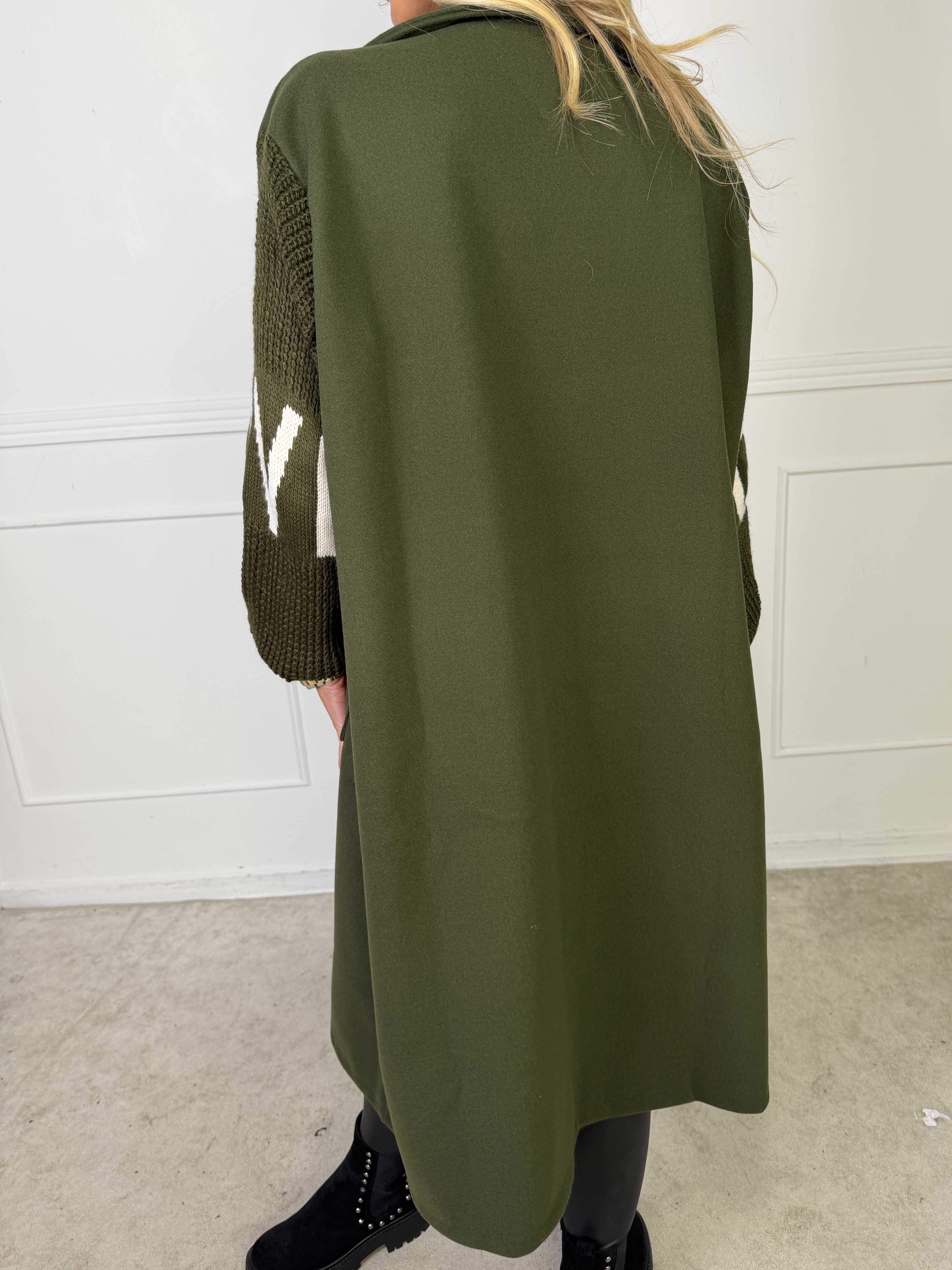 Debbie Midi - Fin kappa med stickade ärmar