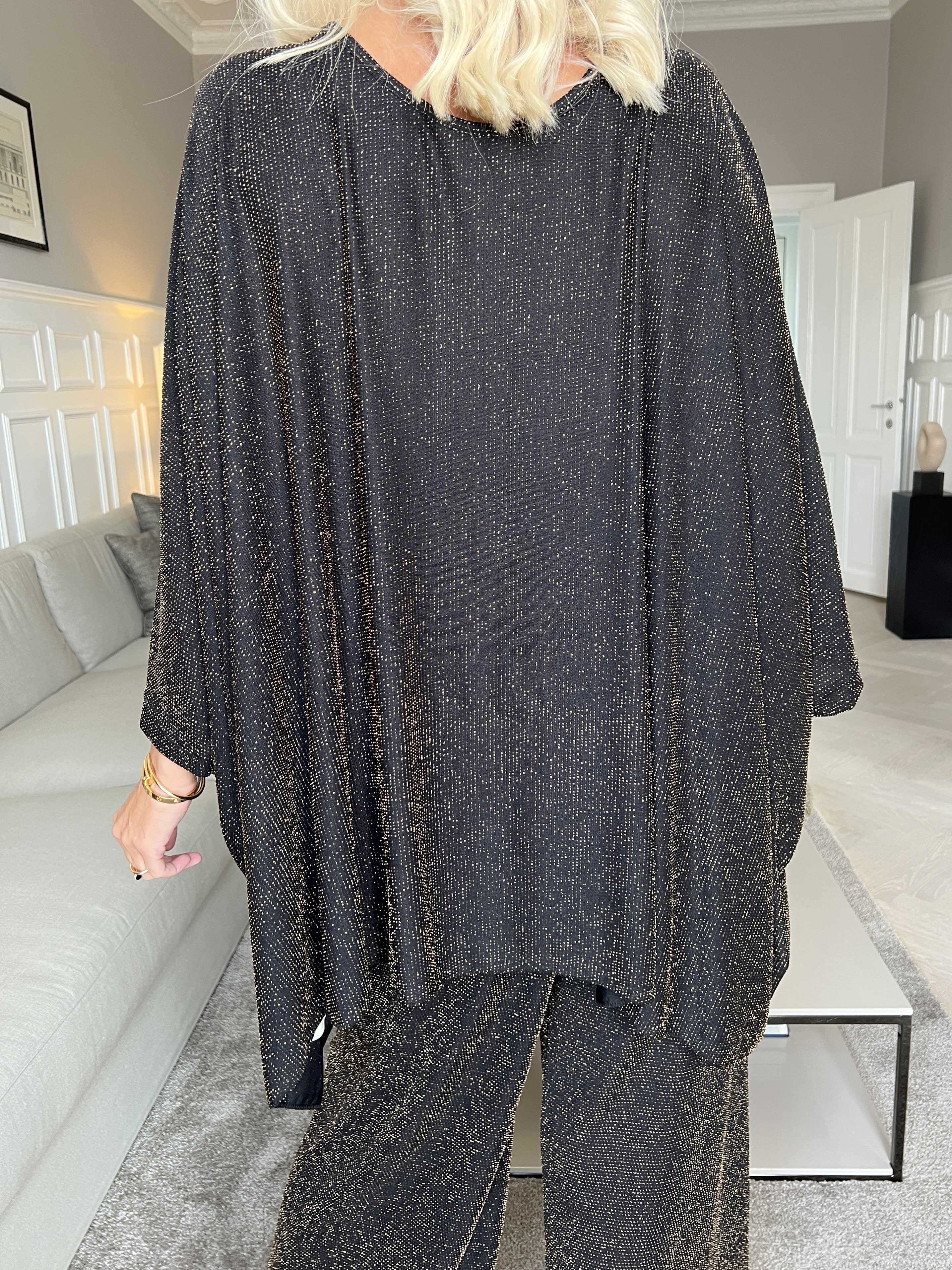 Estella Glitter - Oversized tunika med fladdermusärmar