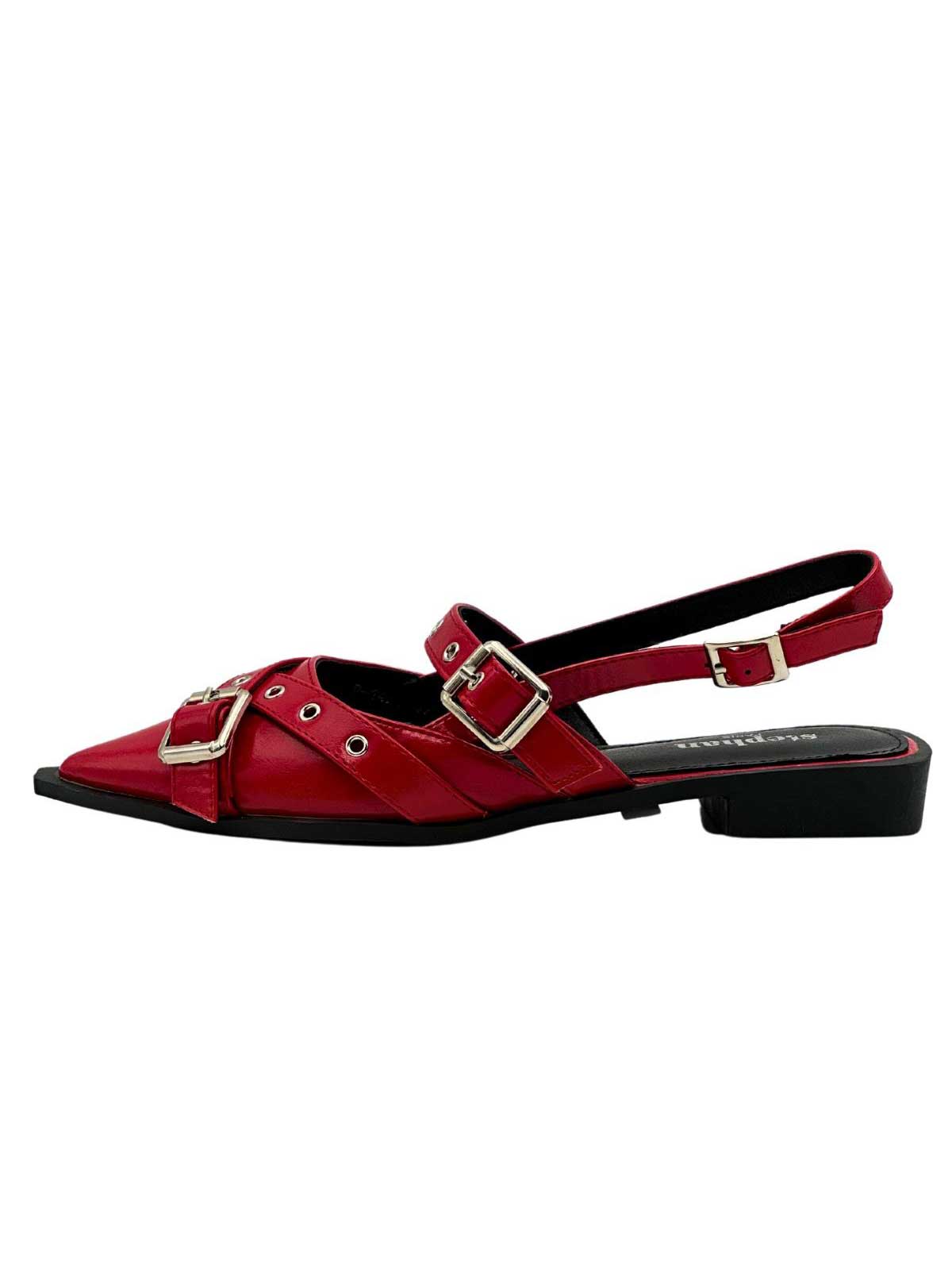 Kelsey - Spetsig sandal med spännen