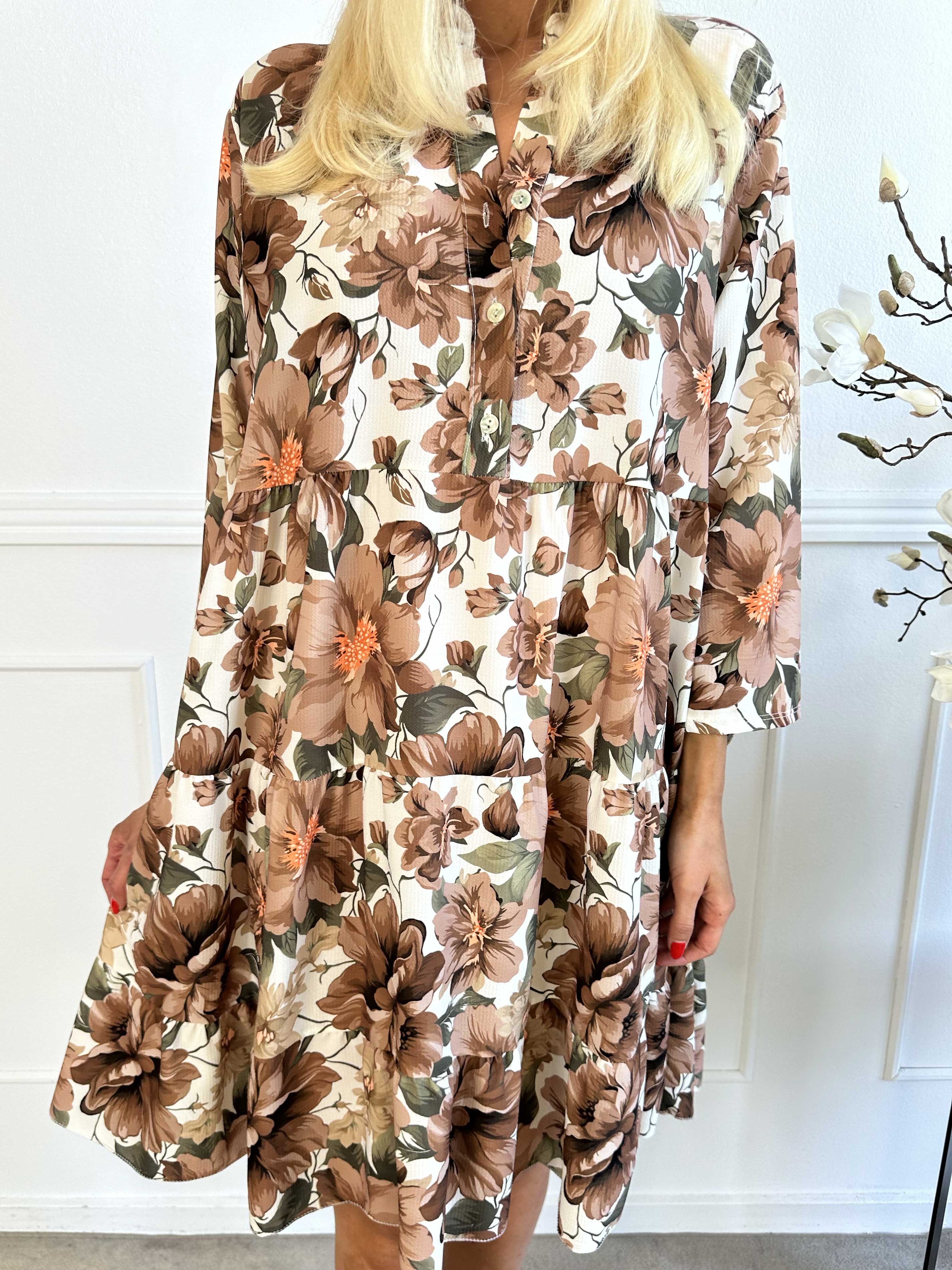 Flower Dress - Söt blommig klänning med lager-på-lager-look