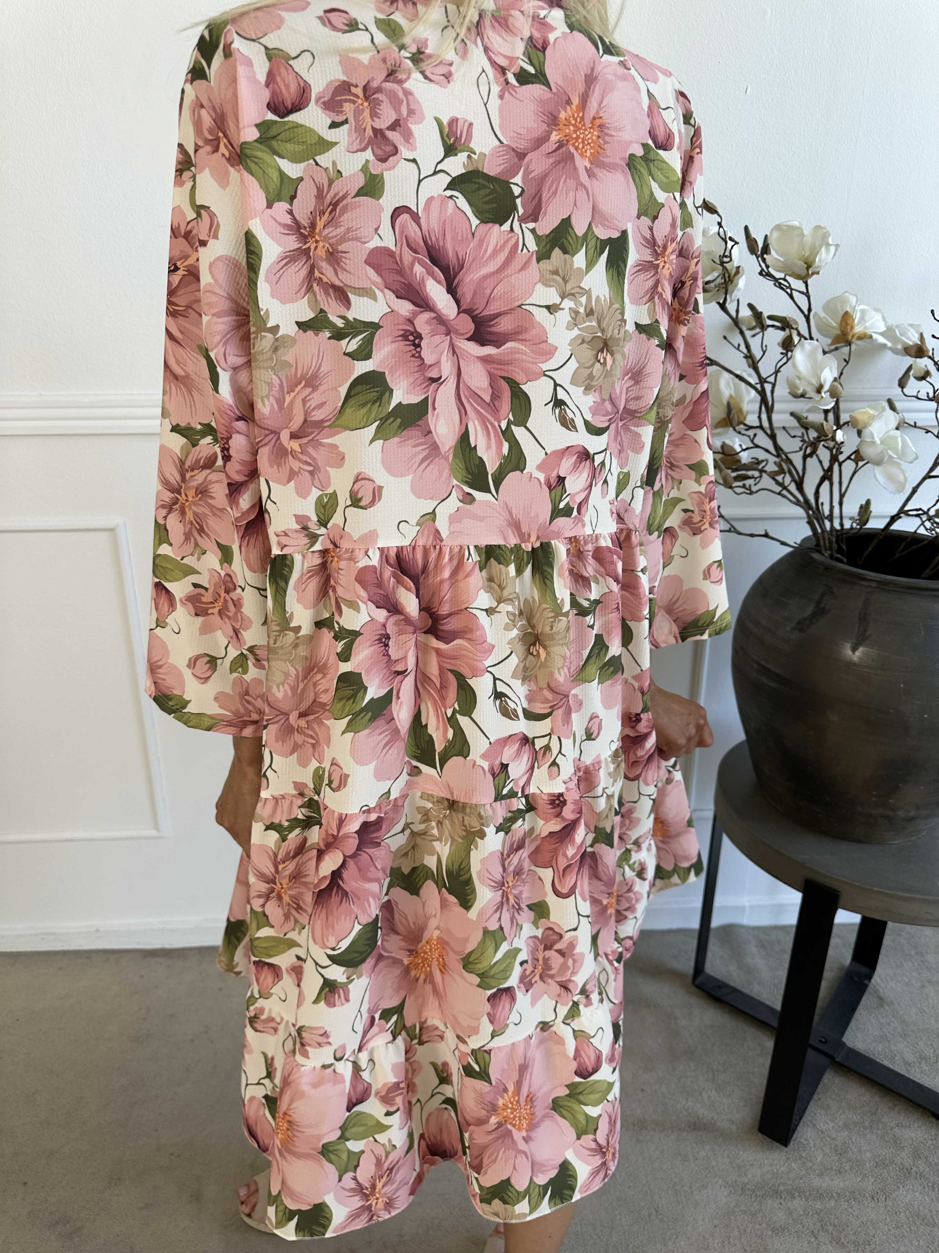 Flower Dress - Söt blommig klänning med lager-på-lager-look