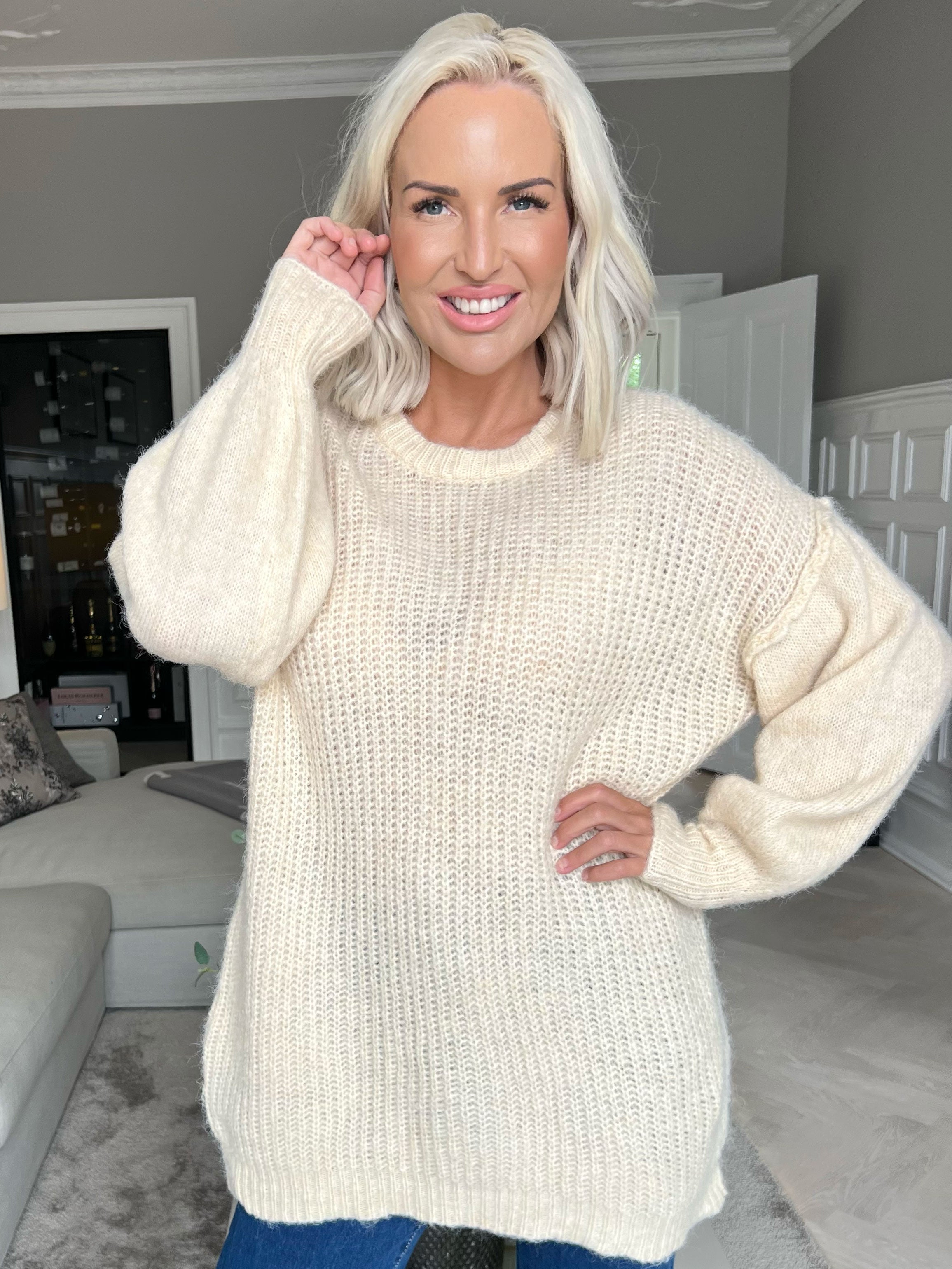 Leana - Lång mjuk stickad blus med ballongärmar