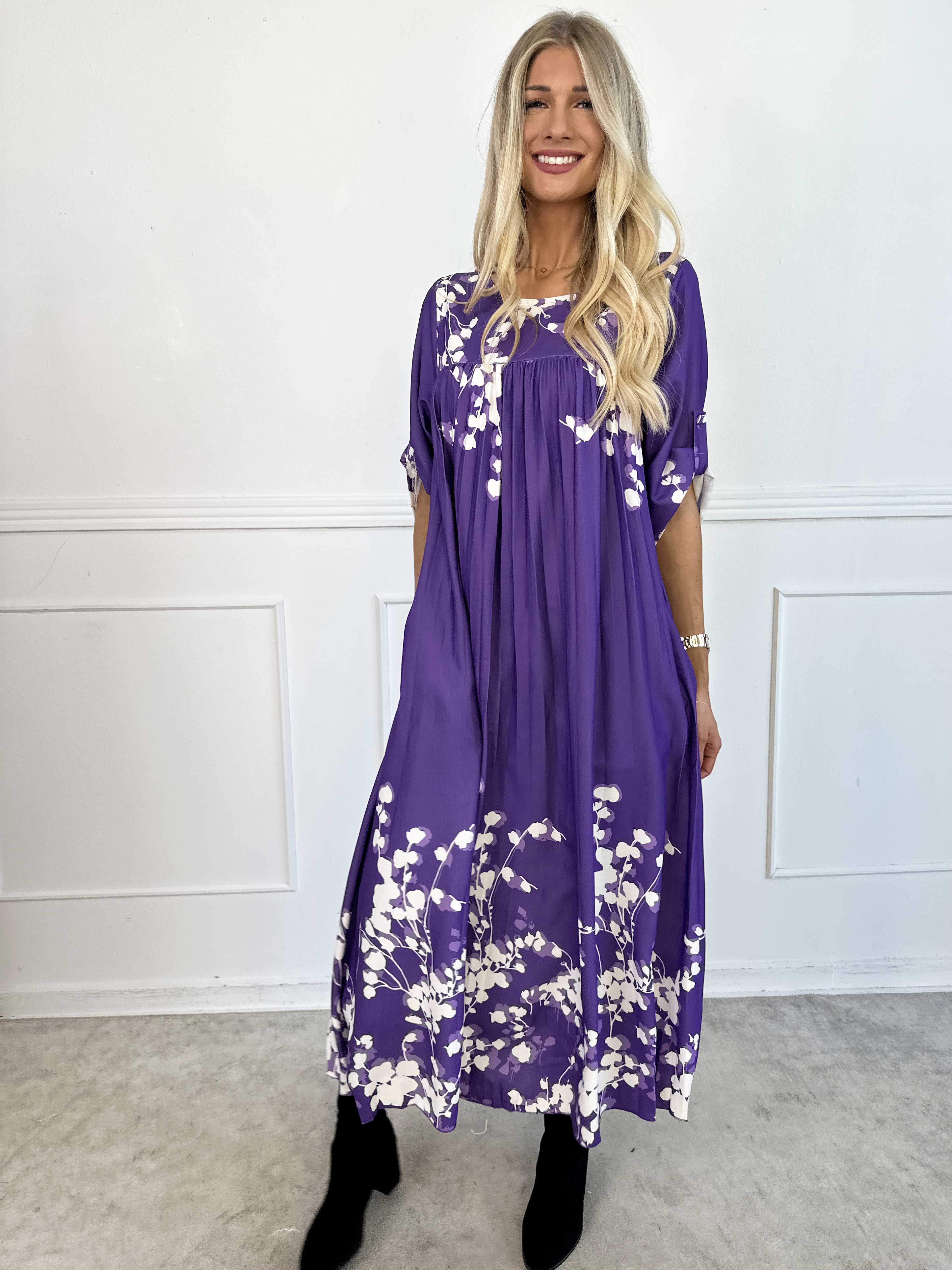 Nannie Blossom - Lång plisserad klänning med blommotiv