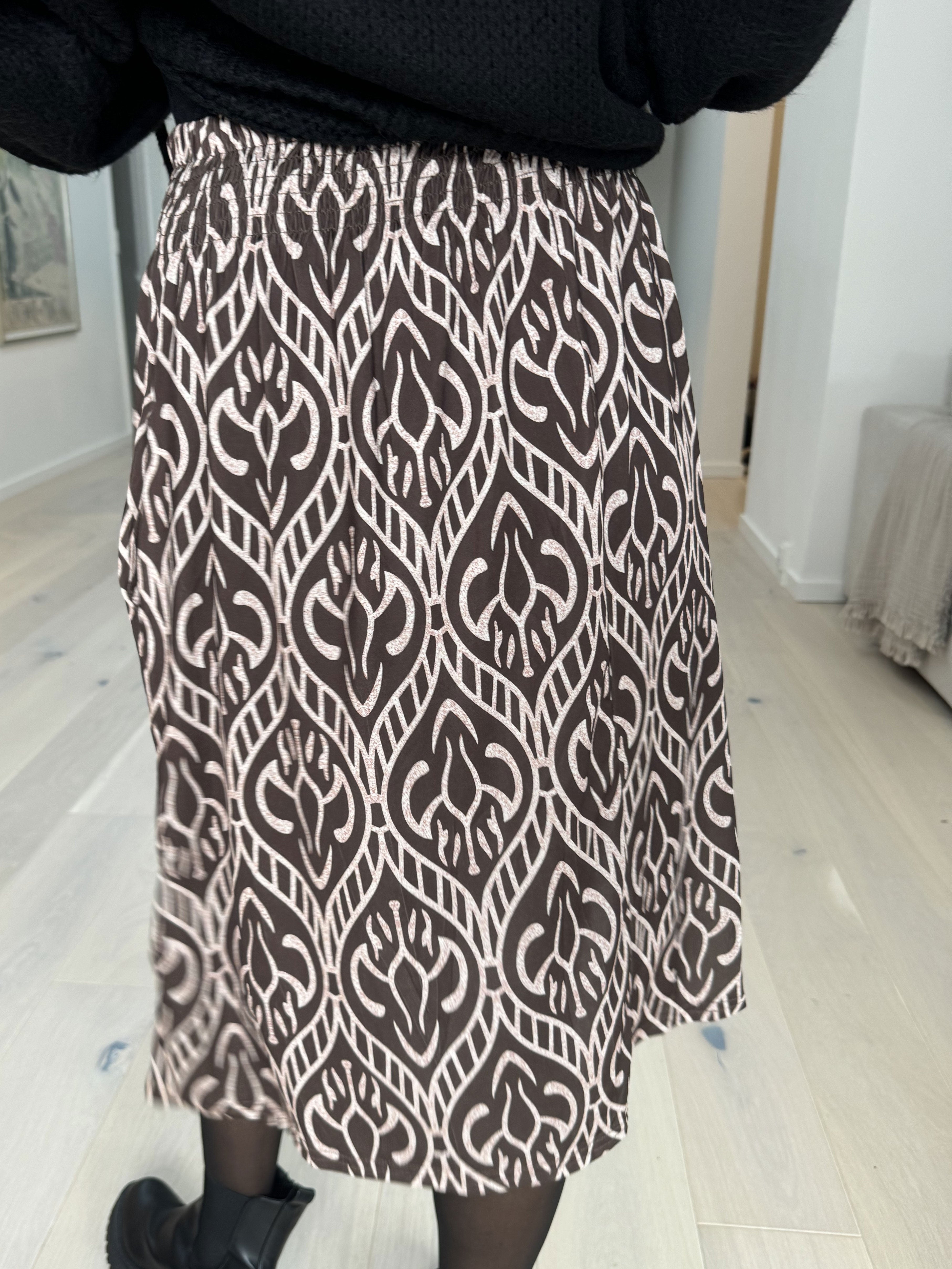 Pams Boho Skirt - Kjol i skrynkelfritt tyg med fickor