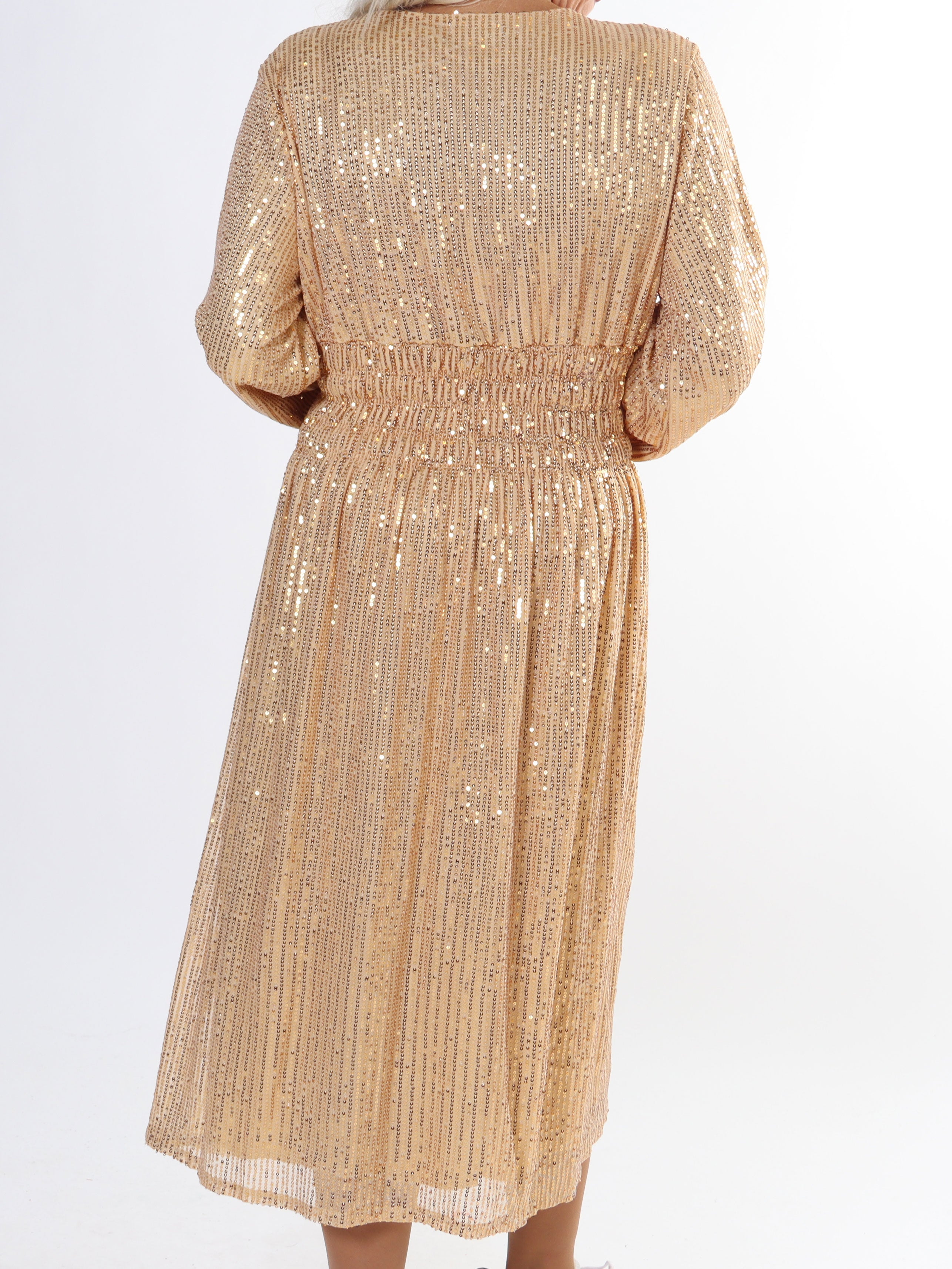 Pams Glitter Midi L/S - Plus size klänning med smock och paljetter