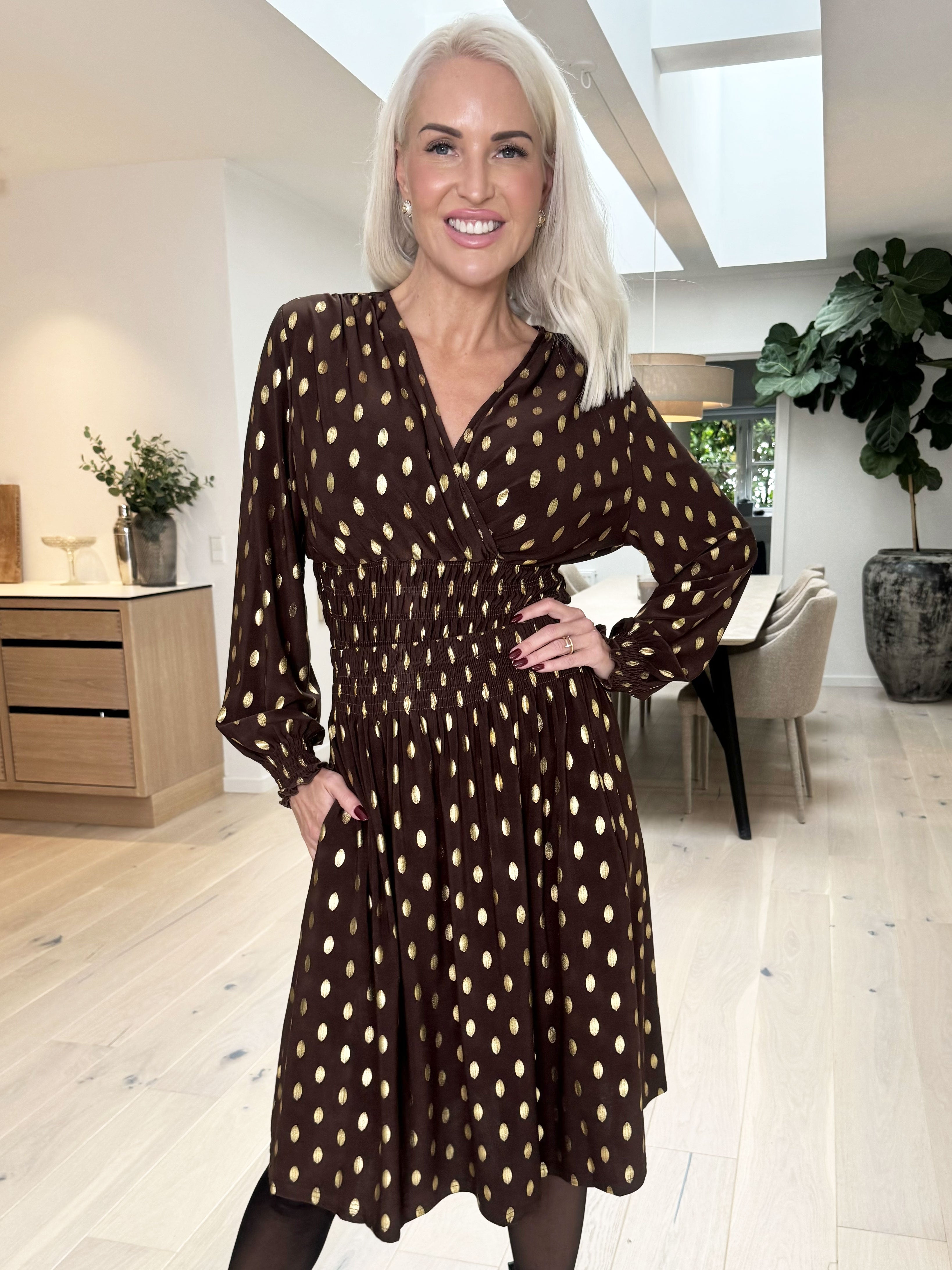 Pams Gold Dot Skirt - Kjol i skrynkelfritt tyg med fickor