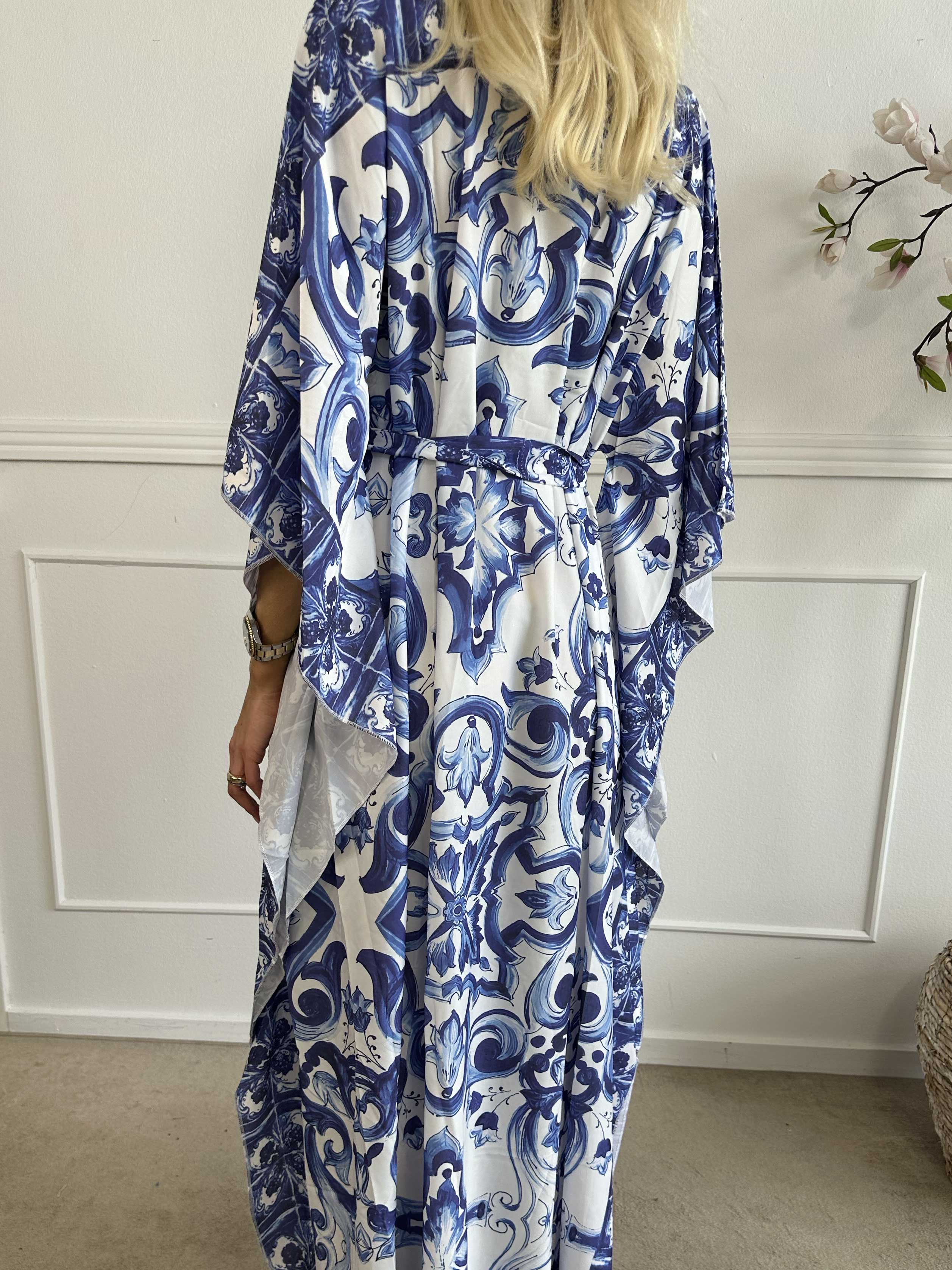 Suna - Lång tunikaklänning med vackert mönster