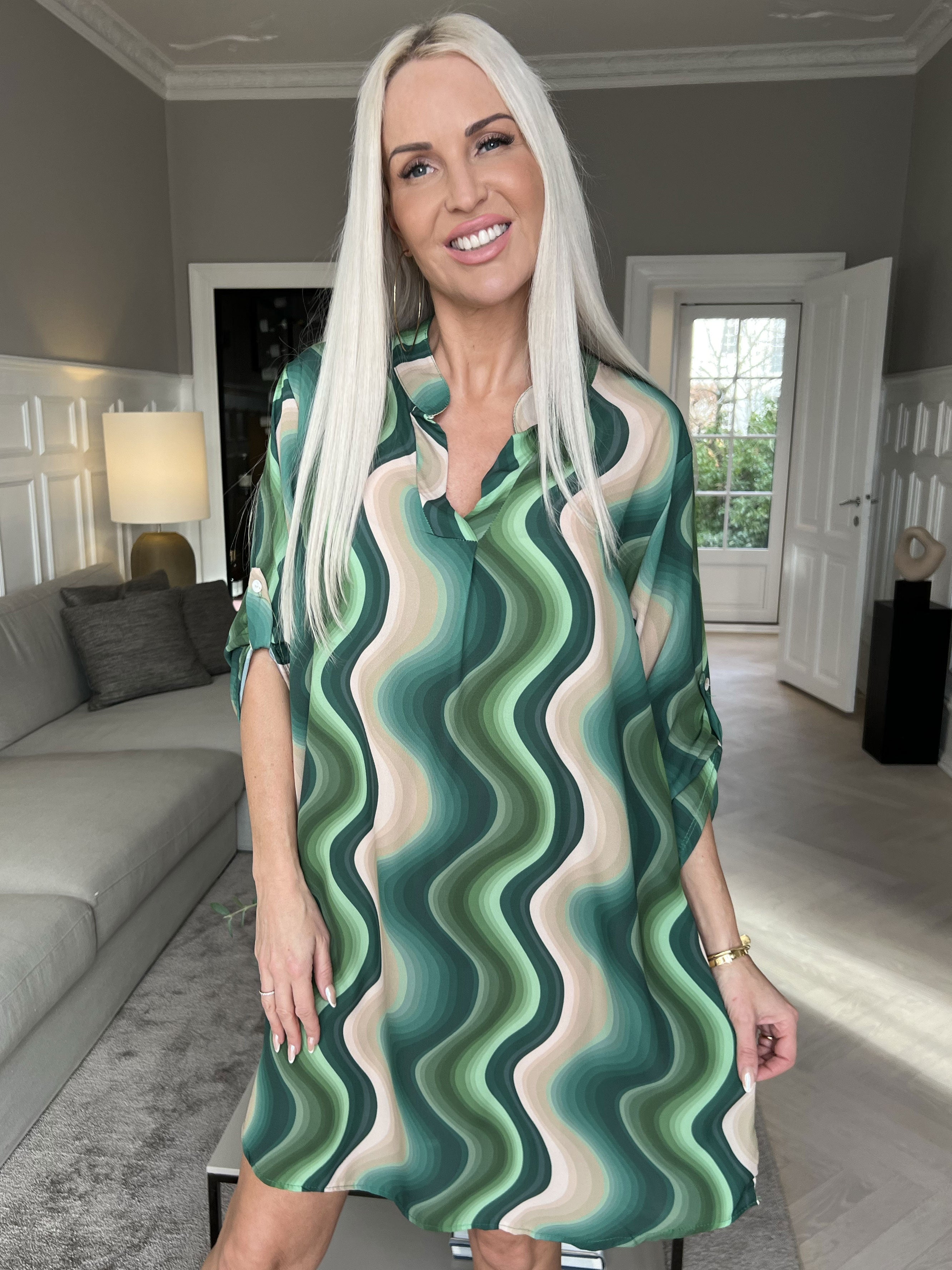 Vanesa Dress Wave - Lätt och luftig mönstrad klänning