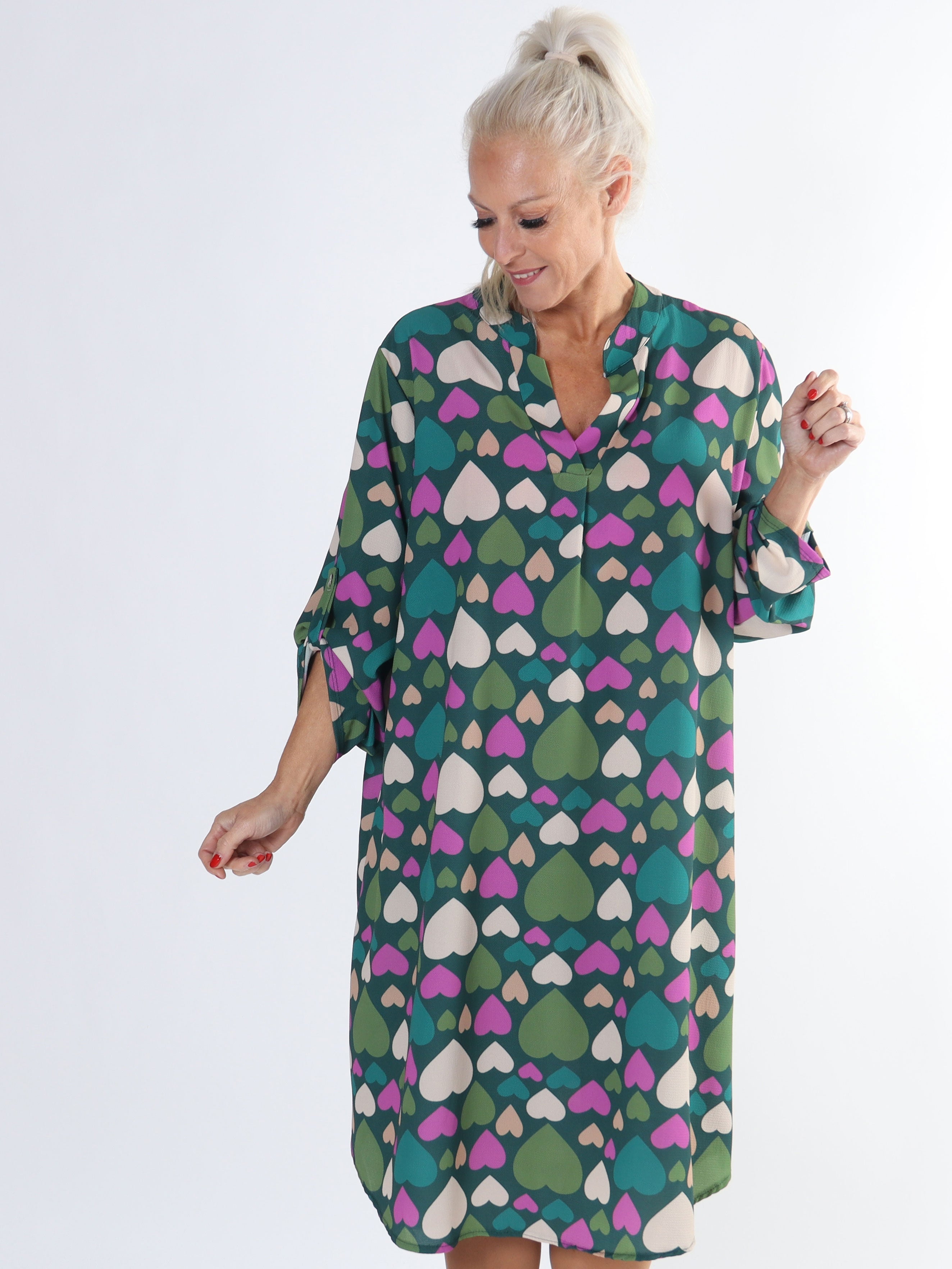 Vanesa Heart Long - Plus size klänning med hjärtmönster