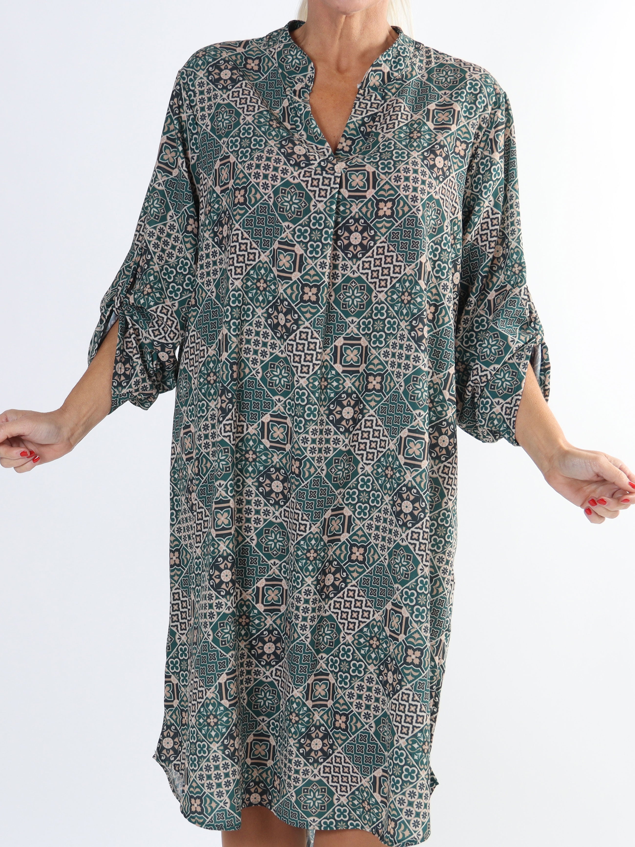 Vanesa Mosaic Long - Mönstrad plus size klänning