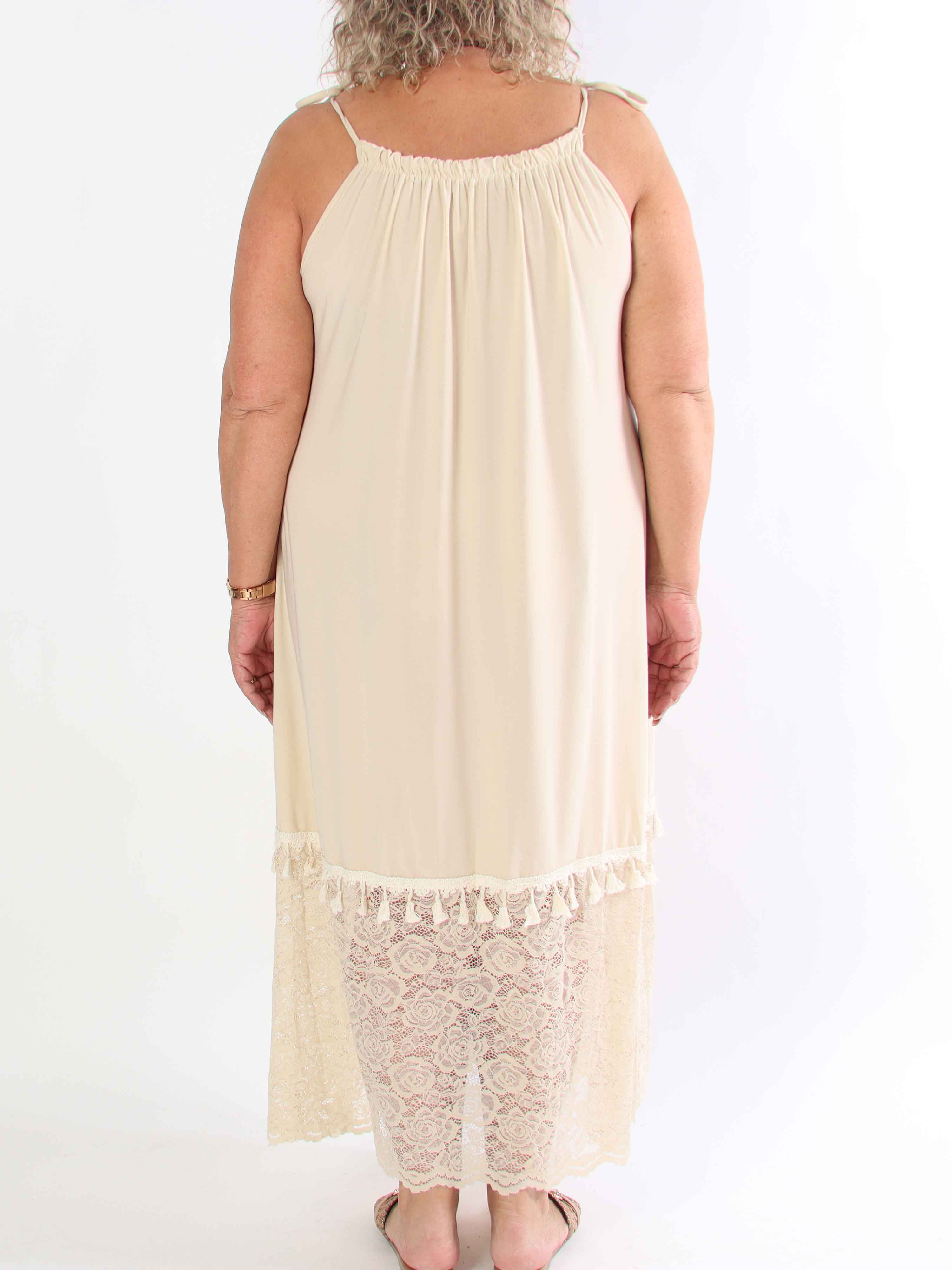 Willow - Lång elastisk plus size klänning med spets nederdel