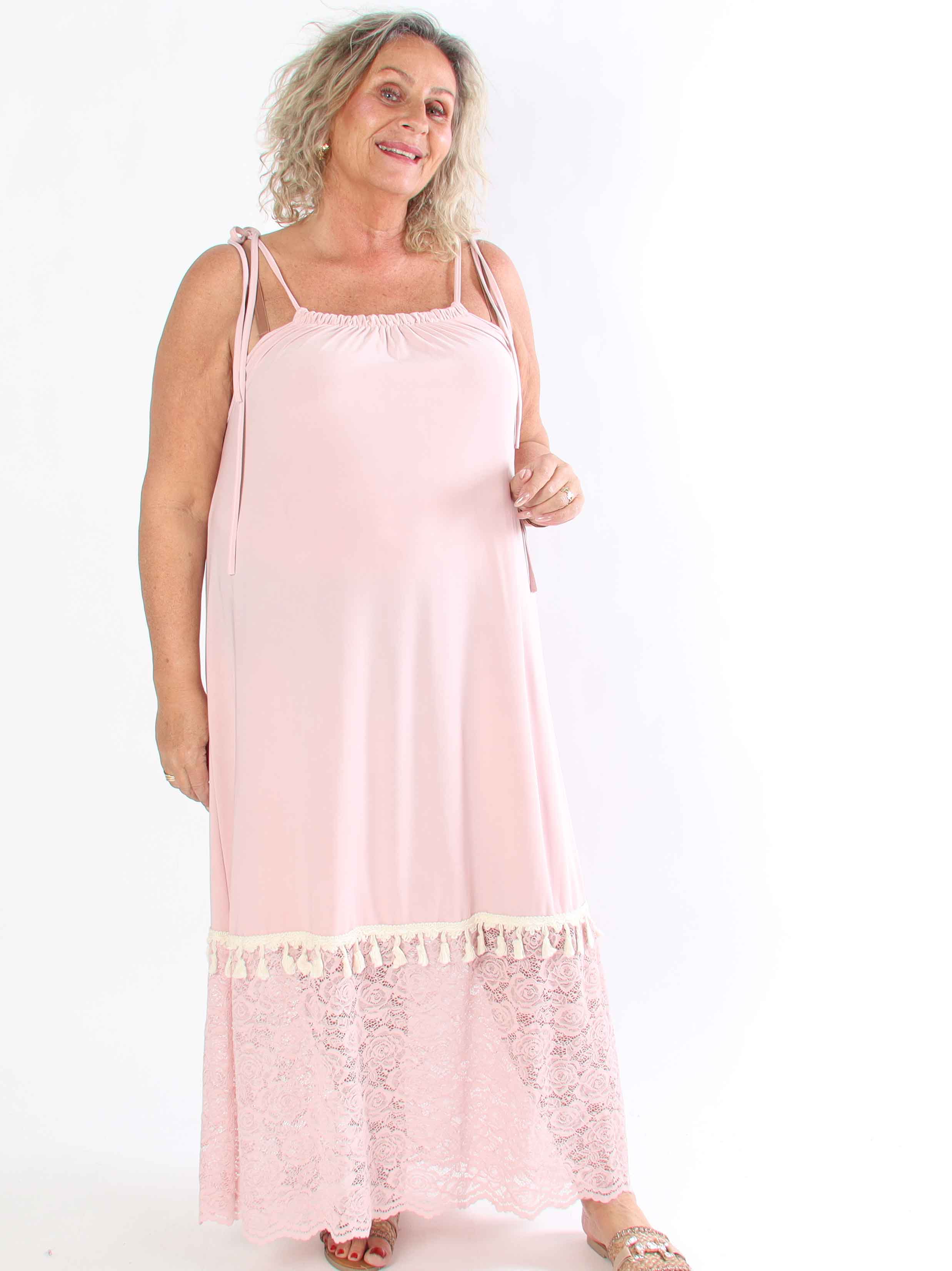 Willow - Lång elastisk plus size klänning med spets nederdel