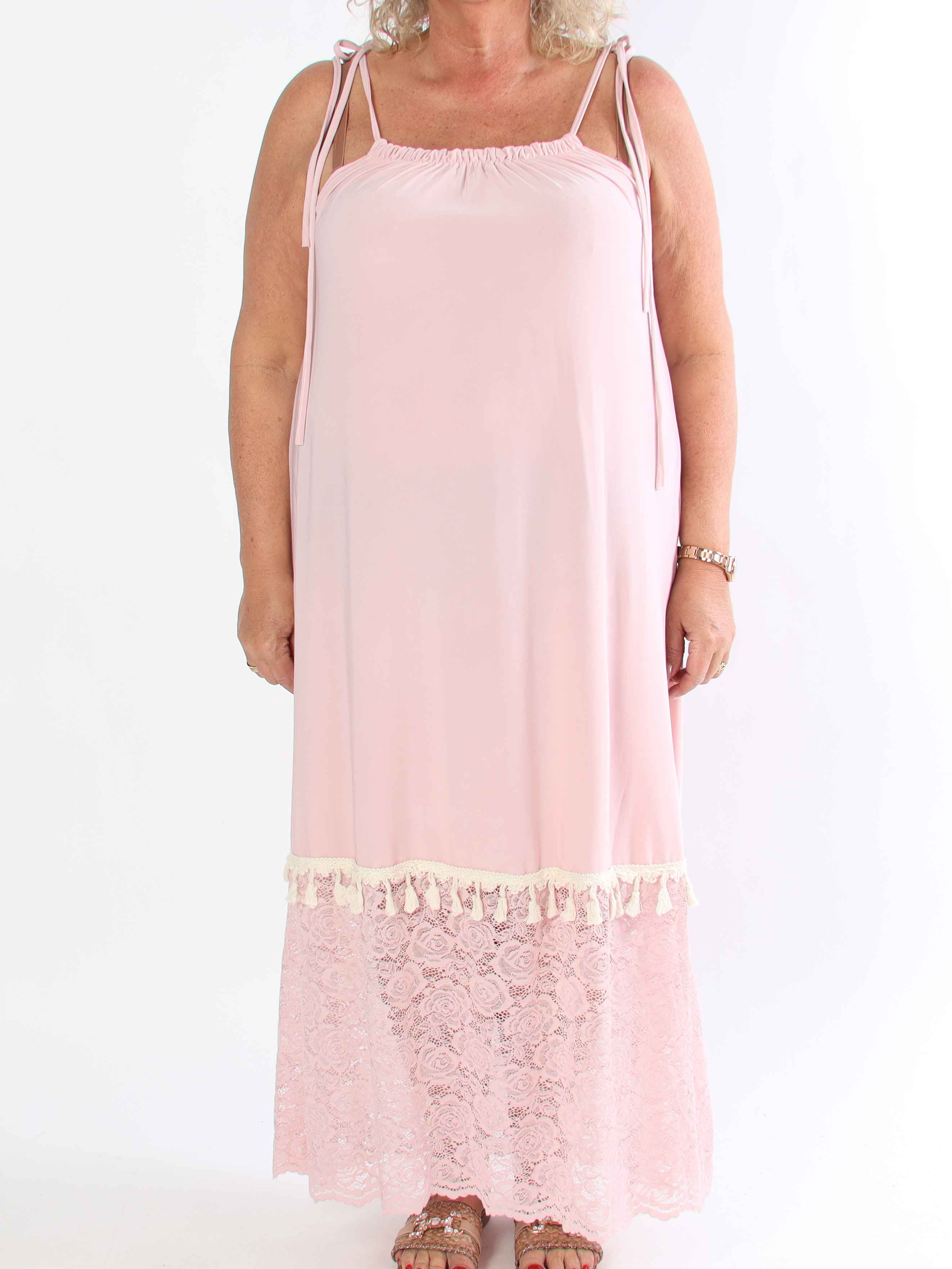 Willow - Lång elastisk plus size klänning med spets nederdel
