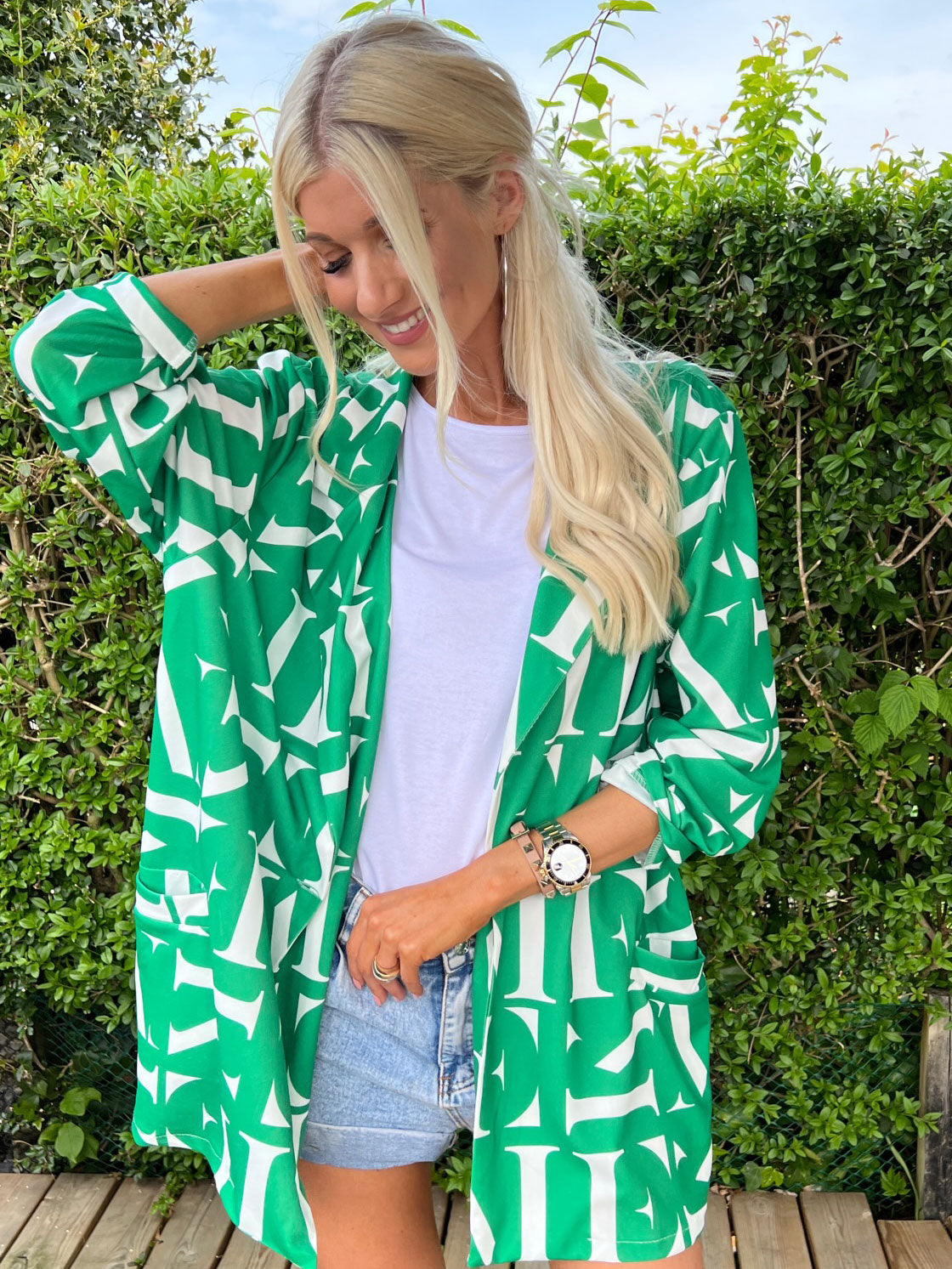 Alberte - Blazer med vit skrift