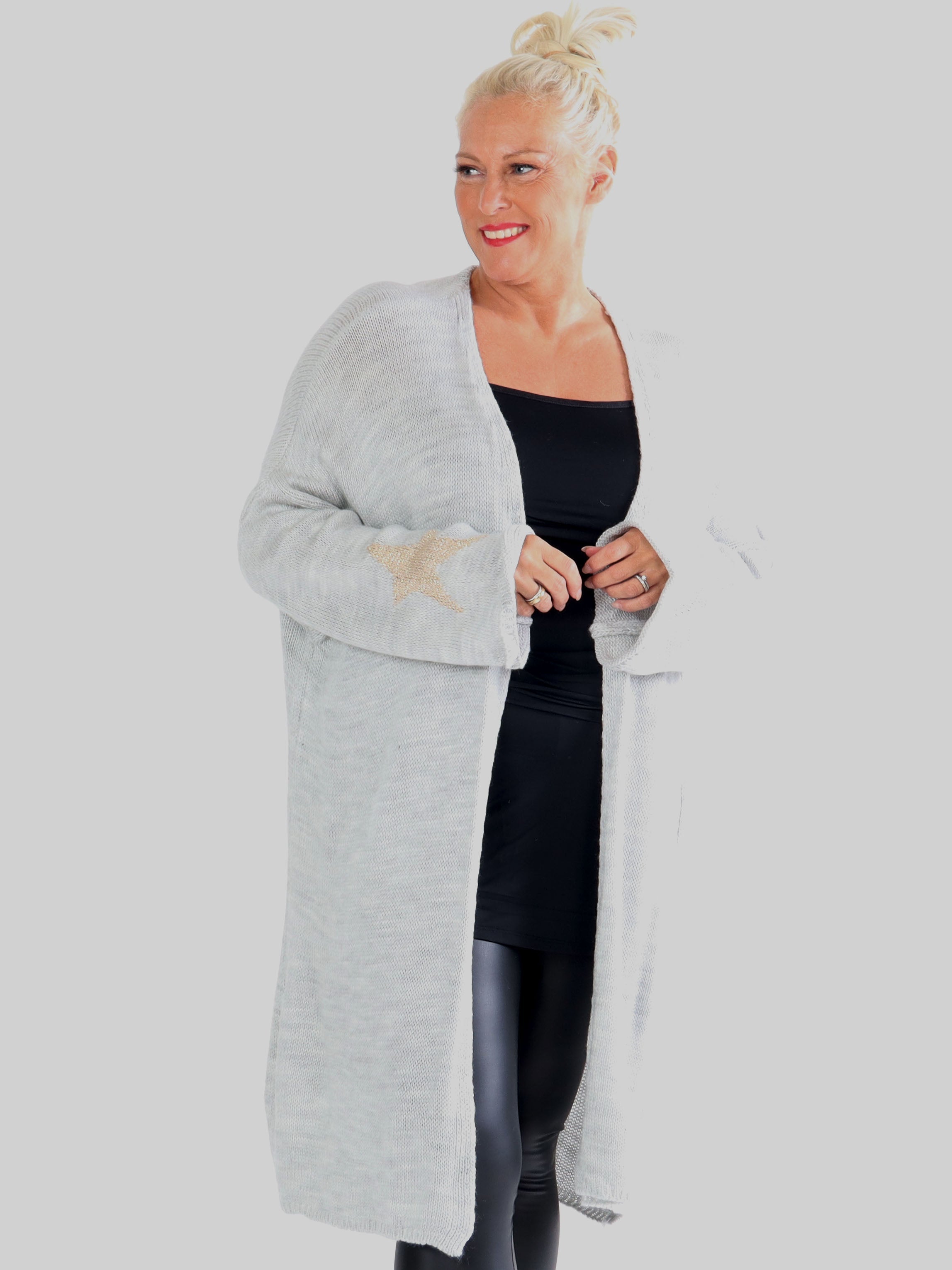 Lowa - Plus size stickad kofta med stjärna - Black