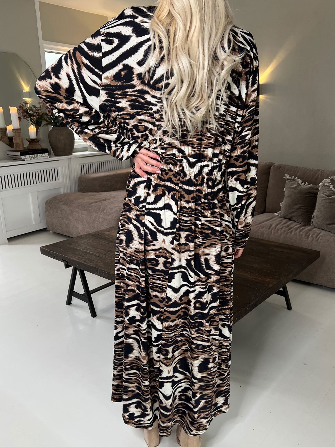Pams Long Sleeve - Lång elastisk klänning i veckfritt tyg