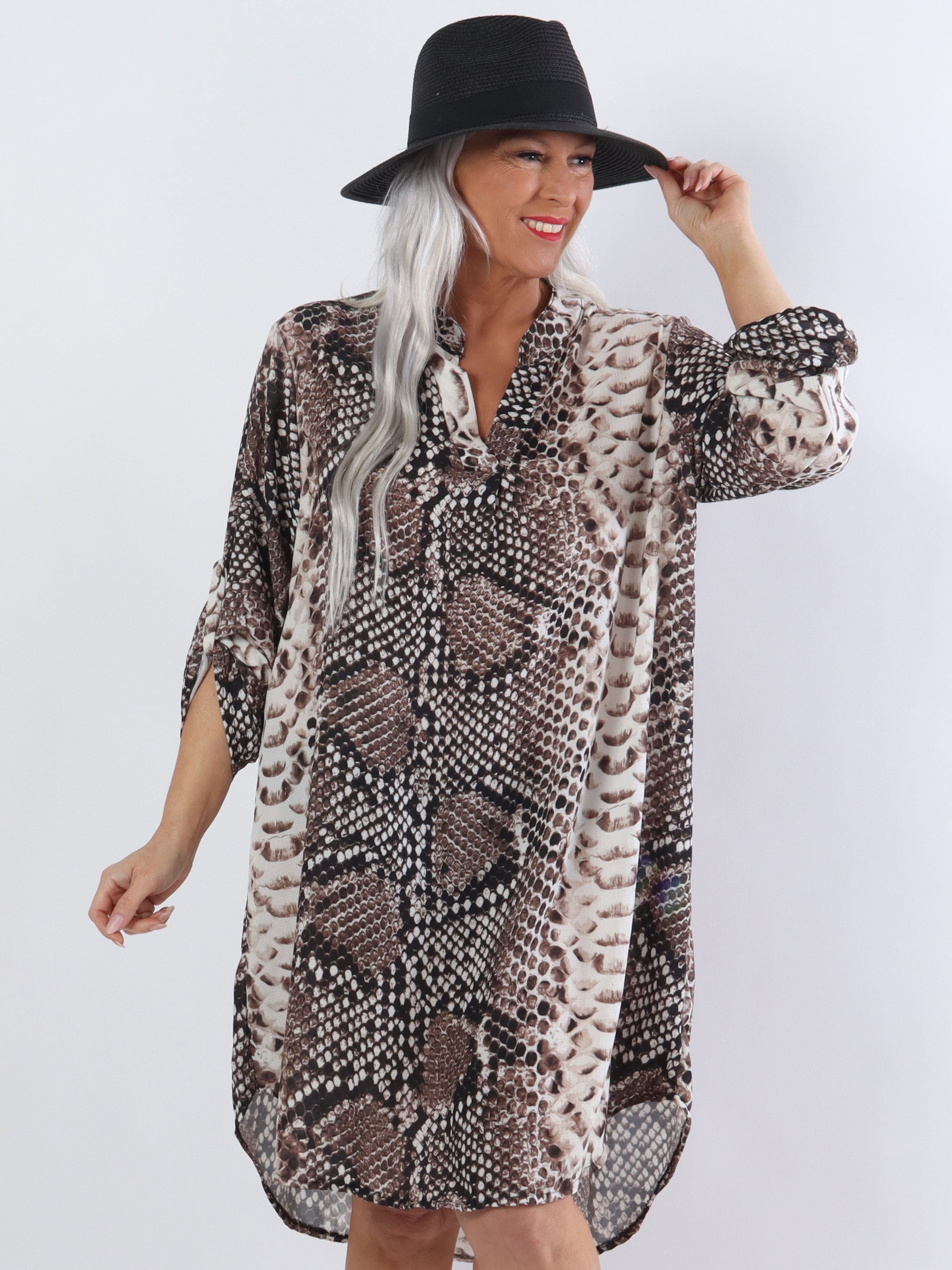 Vanesa Dress Animal - Lätt och luftig plus size-klänning i djurmönster