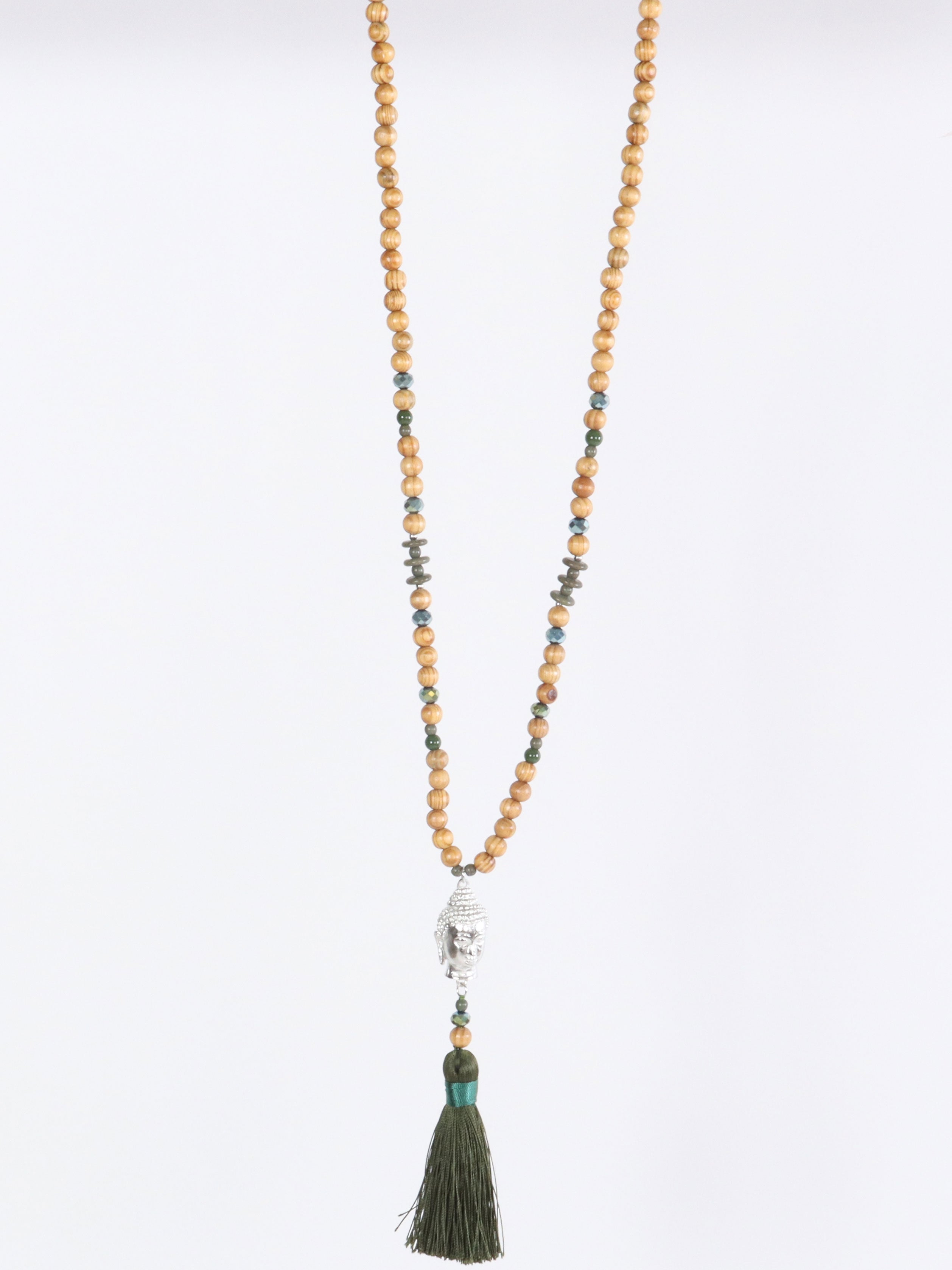 Mathilde - Halsband i träpärlor med buddha-hänge och svart tofs